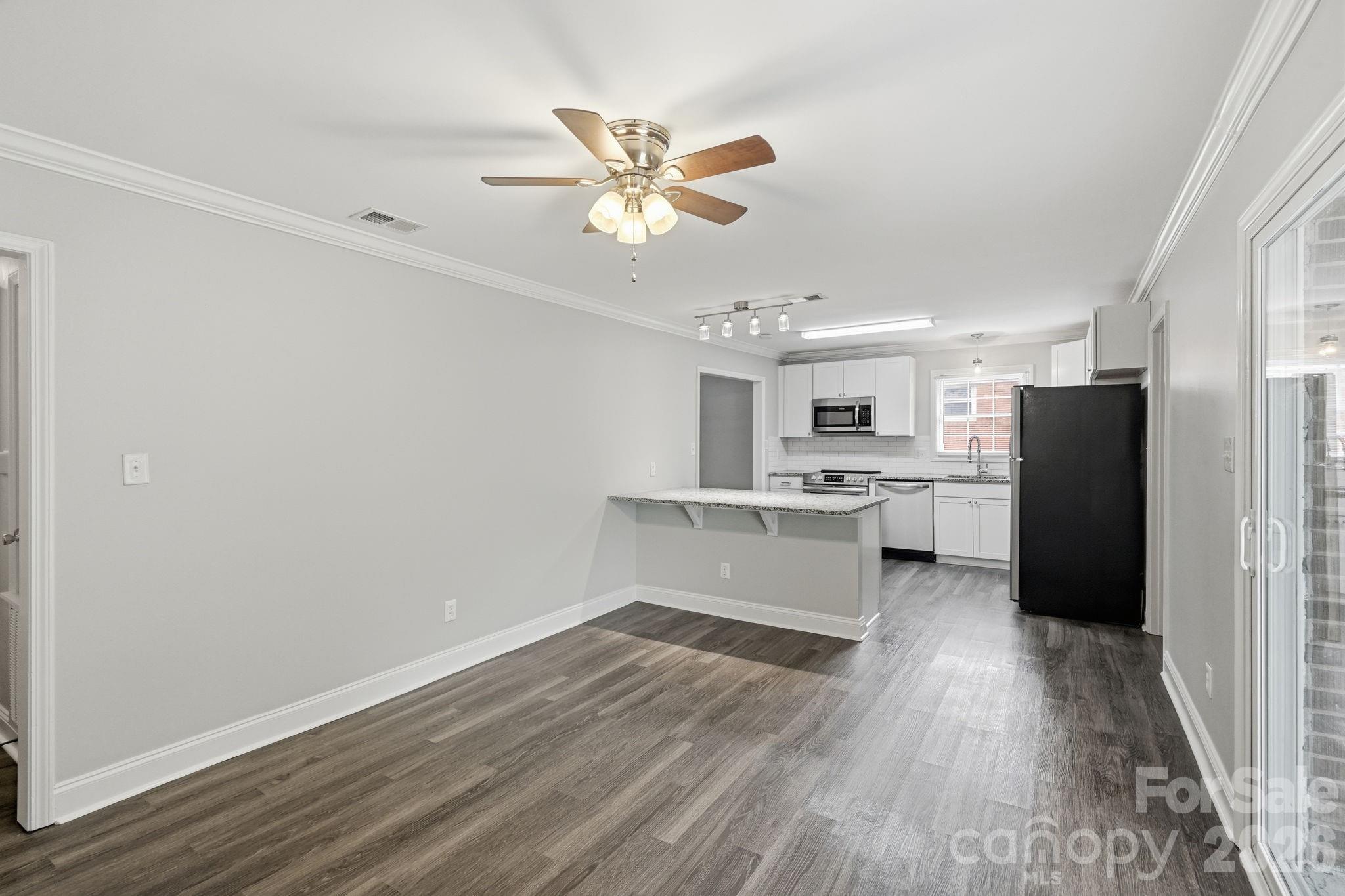 8208 Idlewild Road Property Photo 25