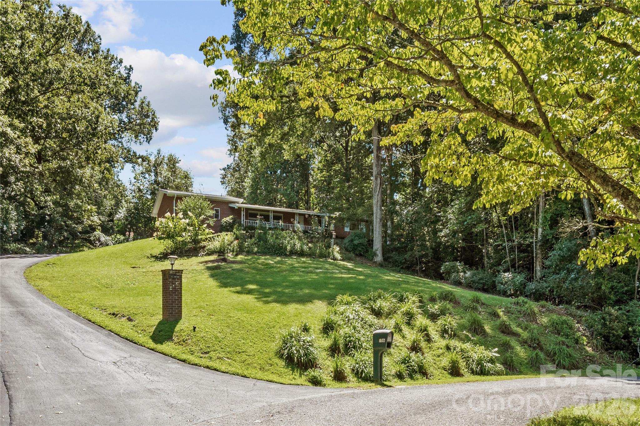 106 Holly Lane Property Photo 1