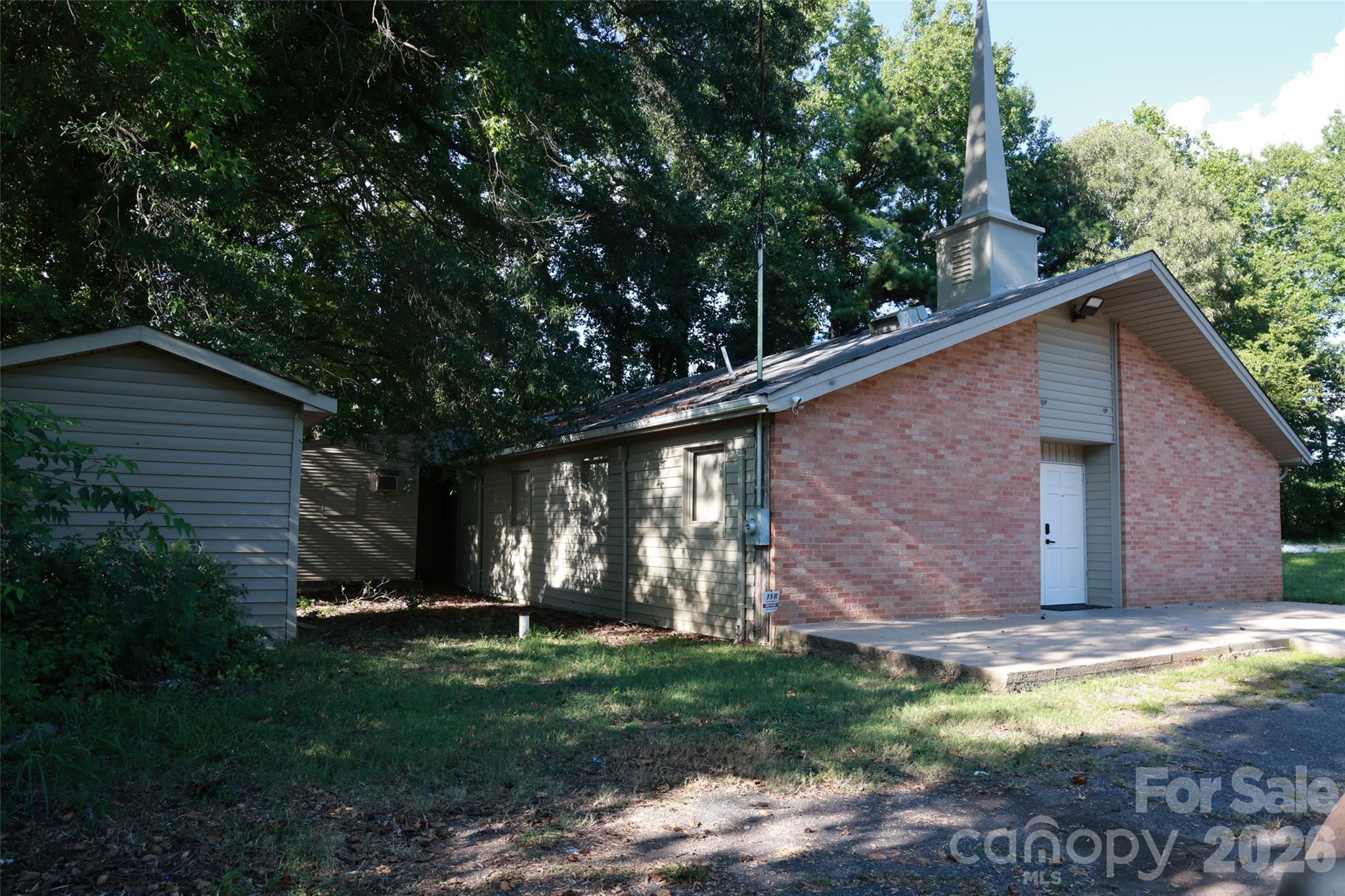 400 Tom Hunter Road Property Photo 3