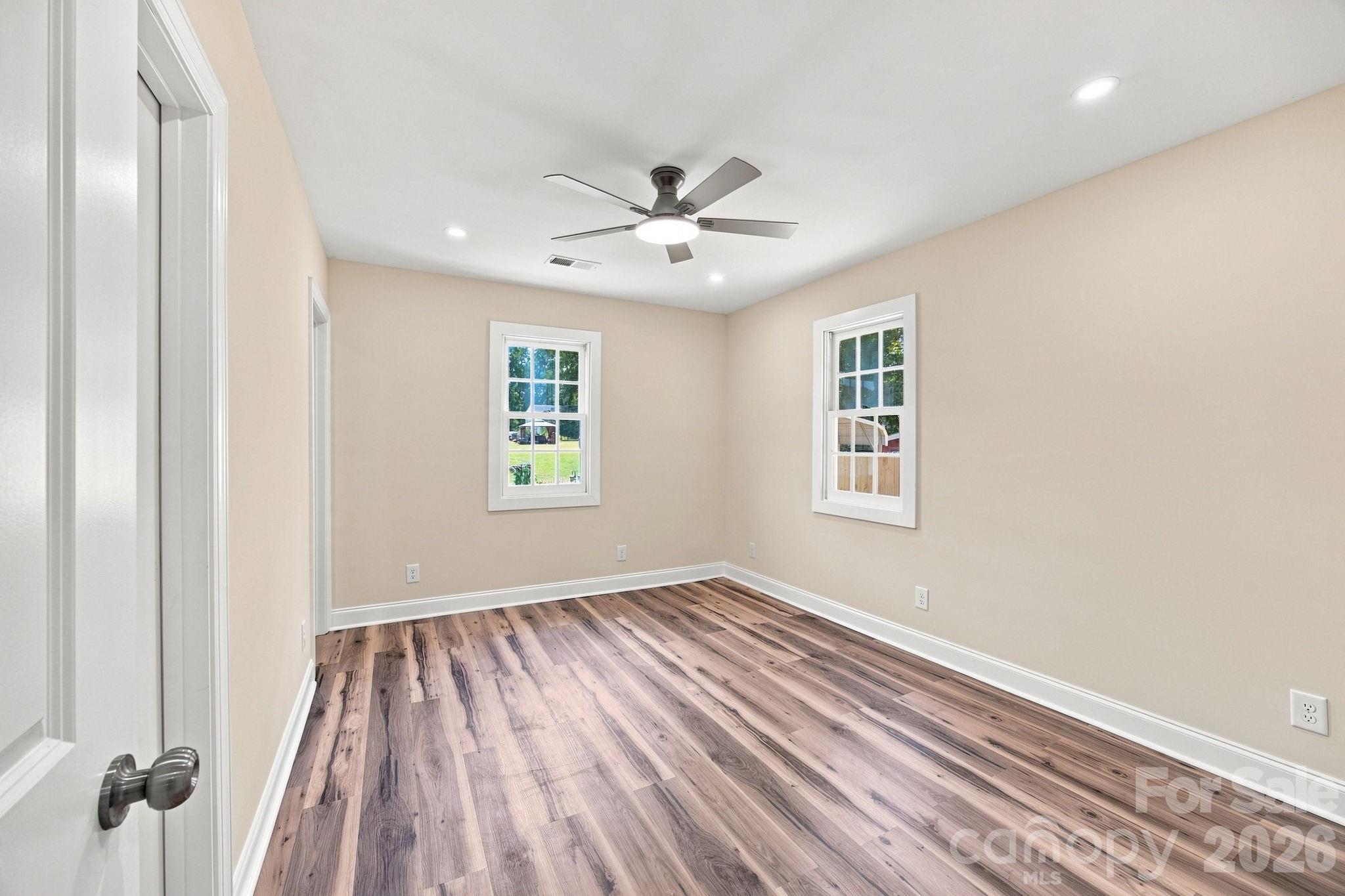 904 Oakshade Avenue Property Photo 12