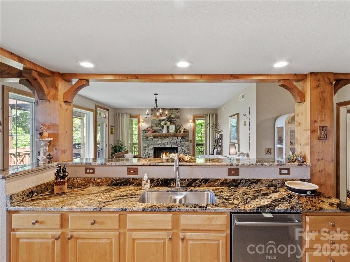 250 Creekside Way C202 Property Photo 14
