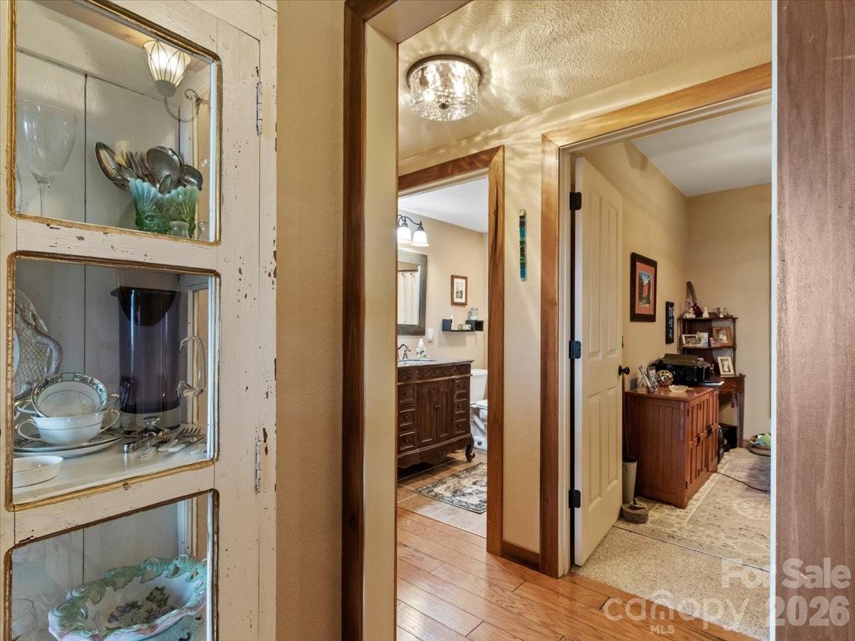 250 Creekside Way C202 Property Photo 17