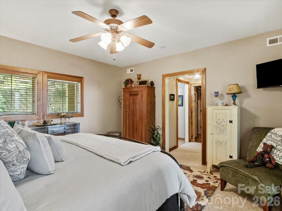 250 Creekside Way C202 Property Photo 27