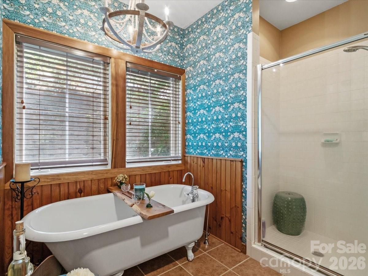 250 Creekside Way C202 Property Photo 28