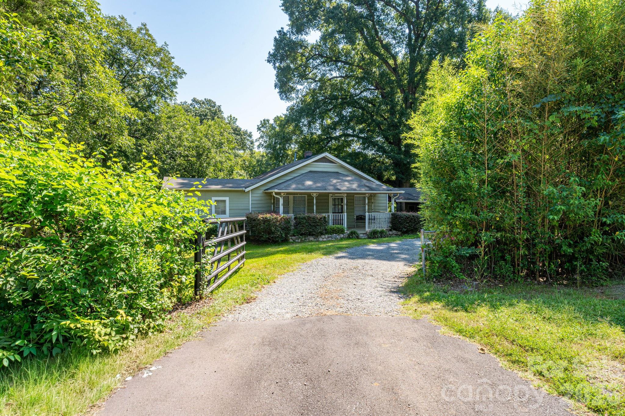 301 Belt Drive Property Photo 1