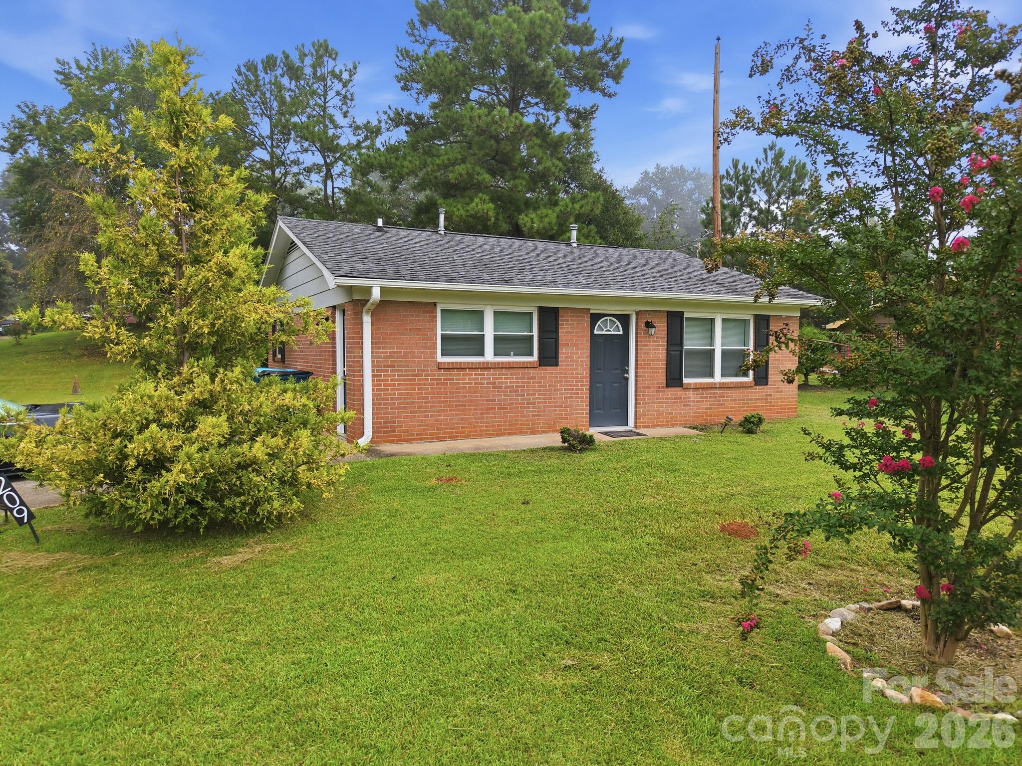 209 Roberson Road Property Photo 3
