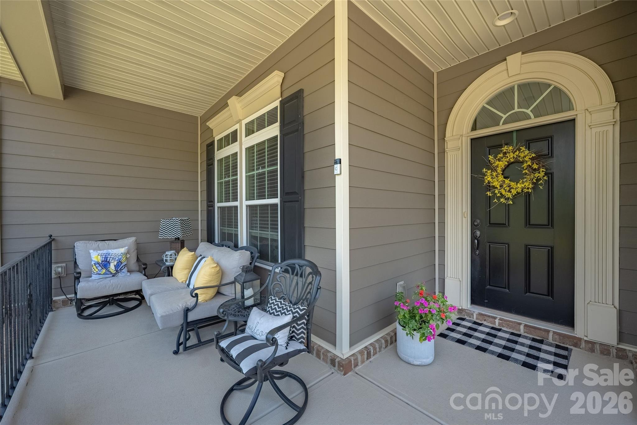 11426 Warfield Avenue Property Photo 3