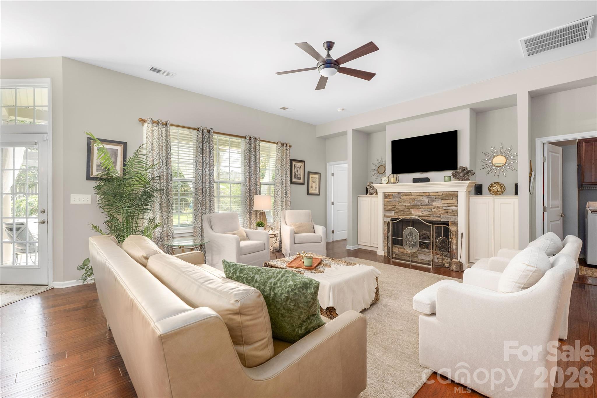 11426 Warfield Avenue Property Photo 5