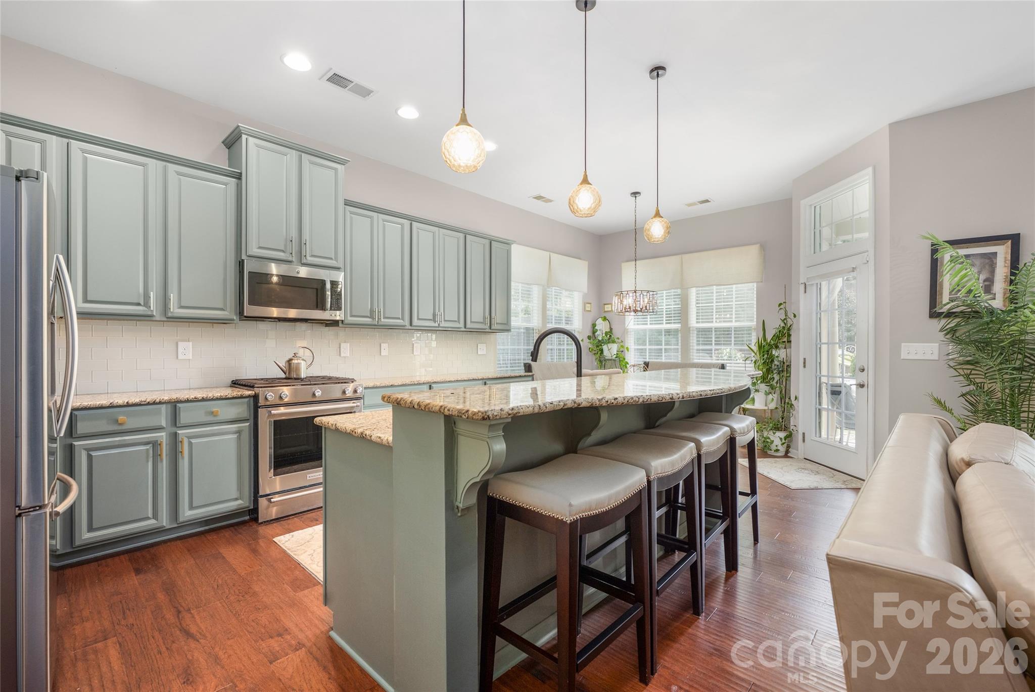 11426 Warfield Avenue Property Photo 8