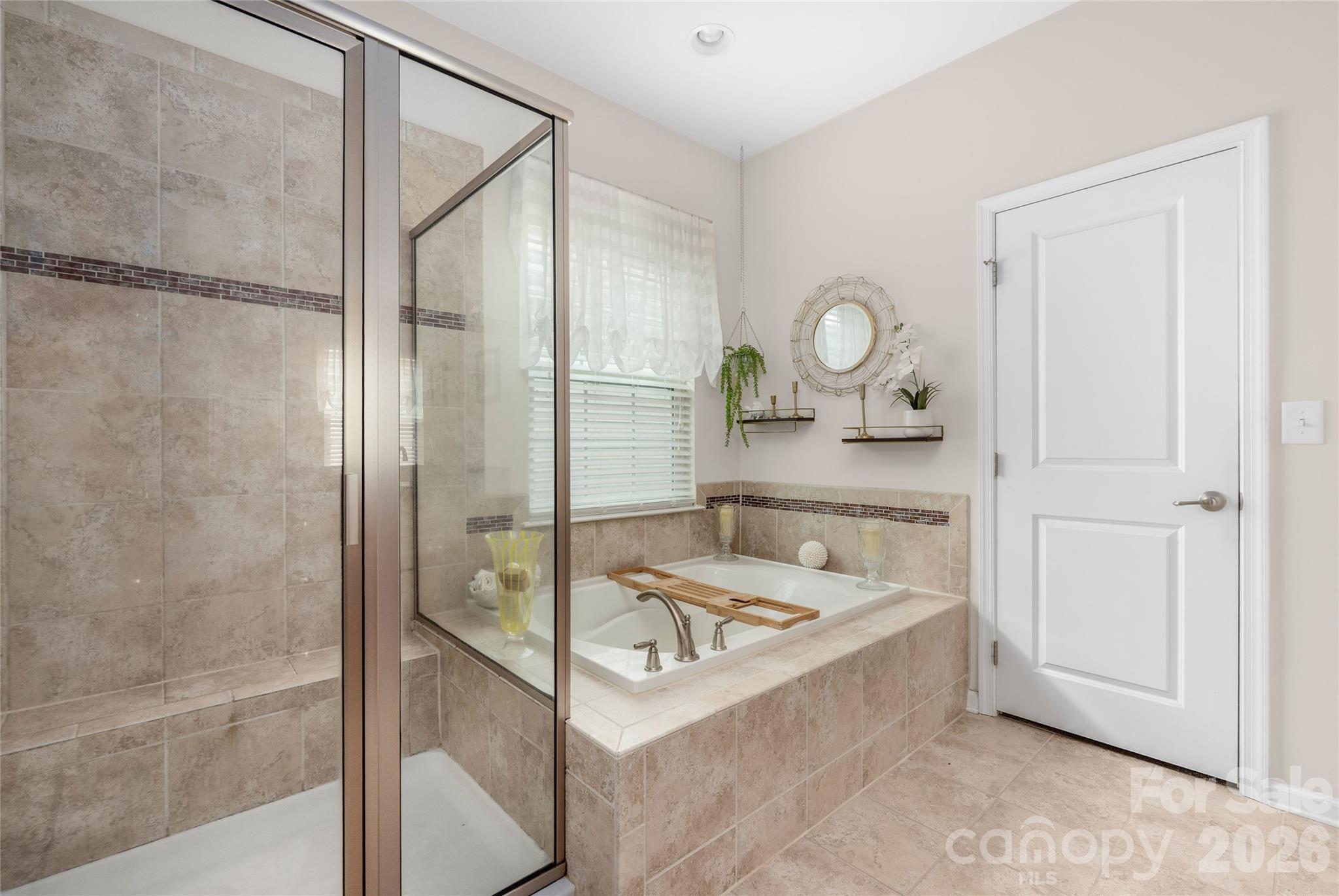 11426 Warfield Avenue Property Photo 17
