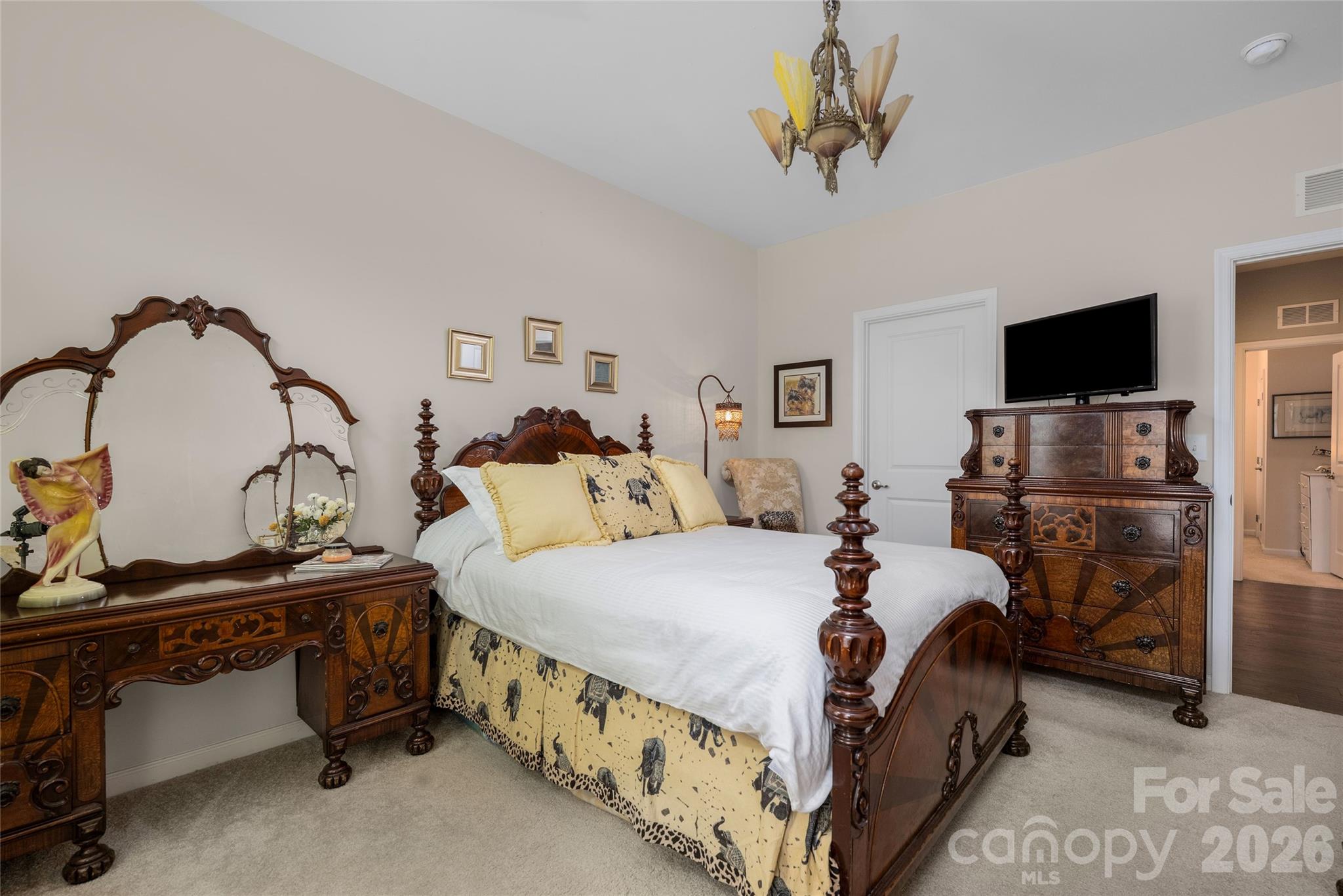 11426 Warfield Avenue Property Photo 20