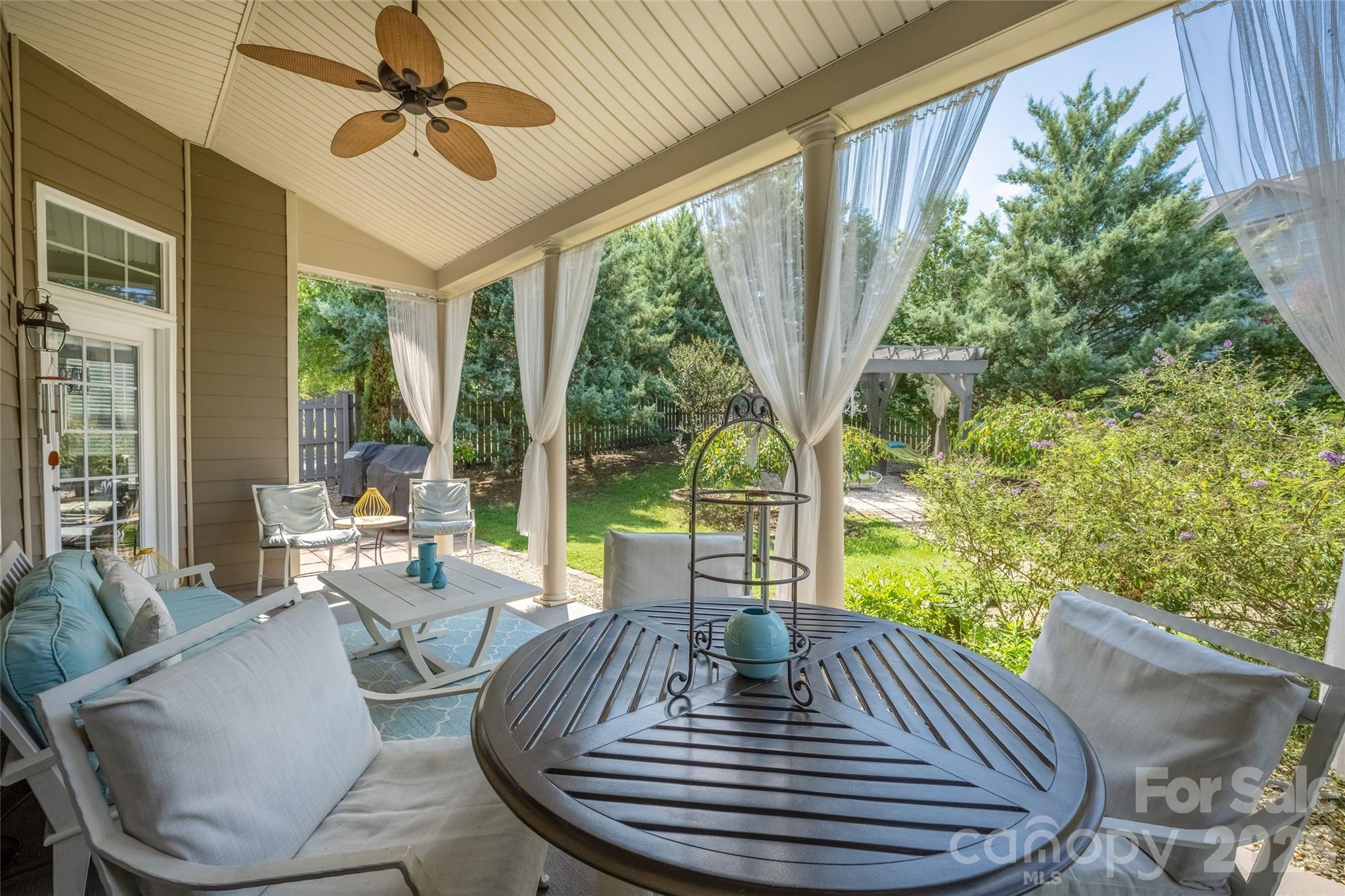 11426 Warfield Avenue Property Photo 32