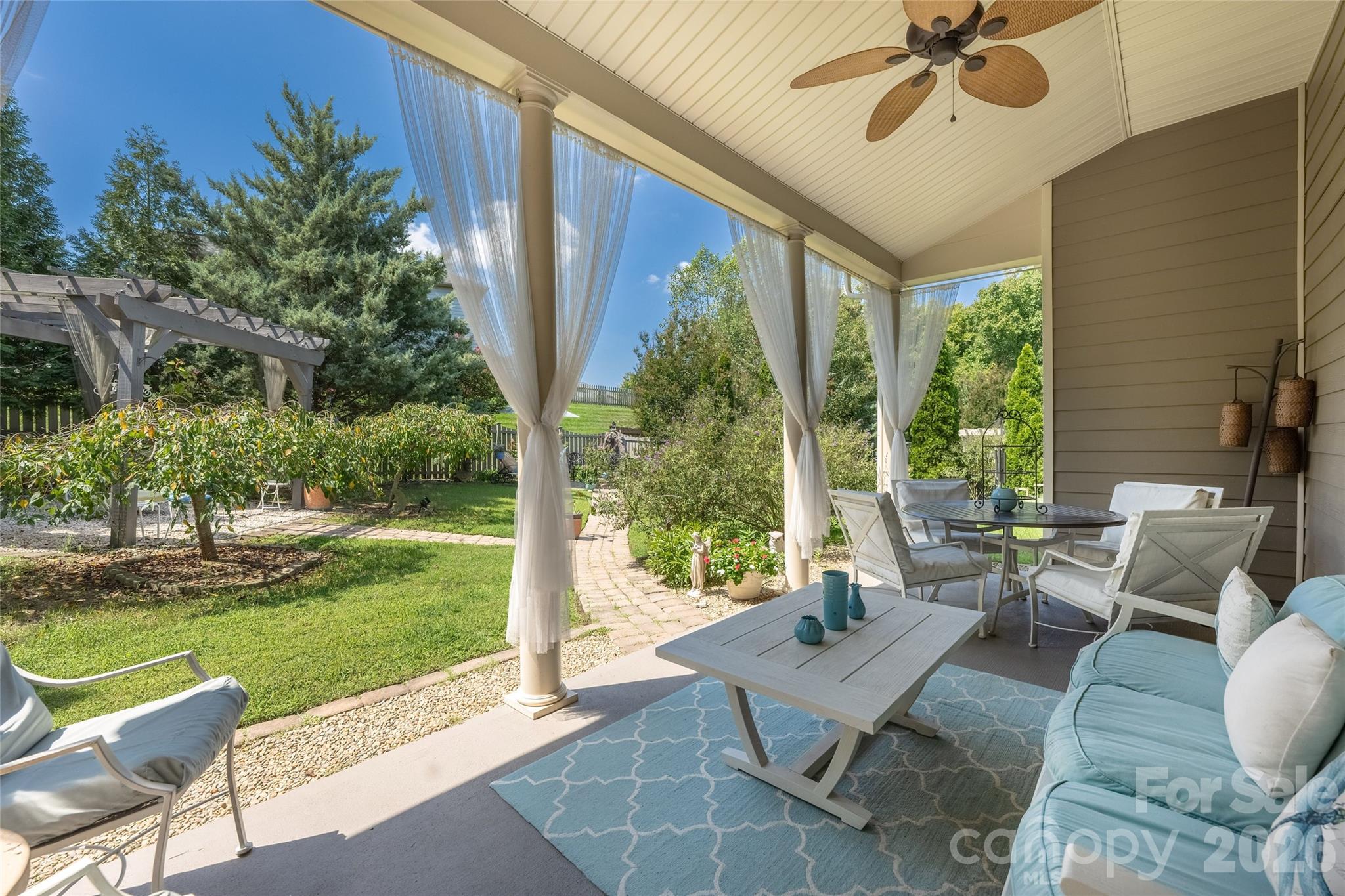 11426 Warfield Avenue Property Photo 34