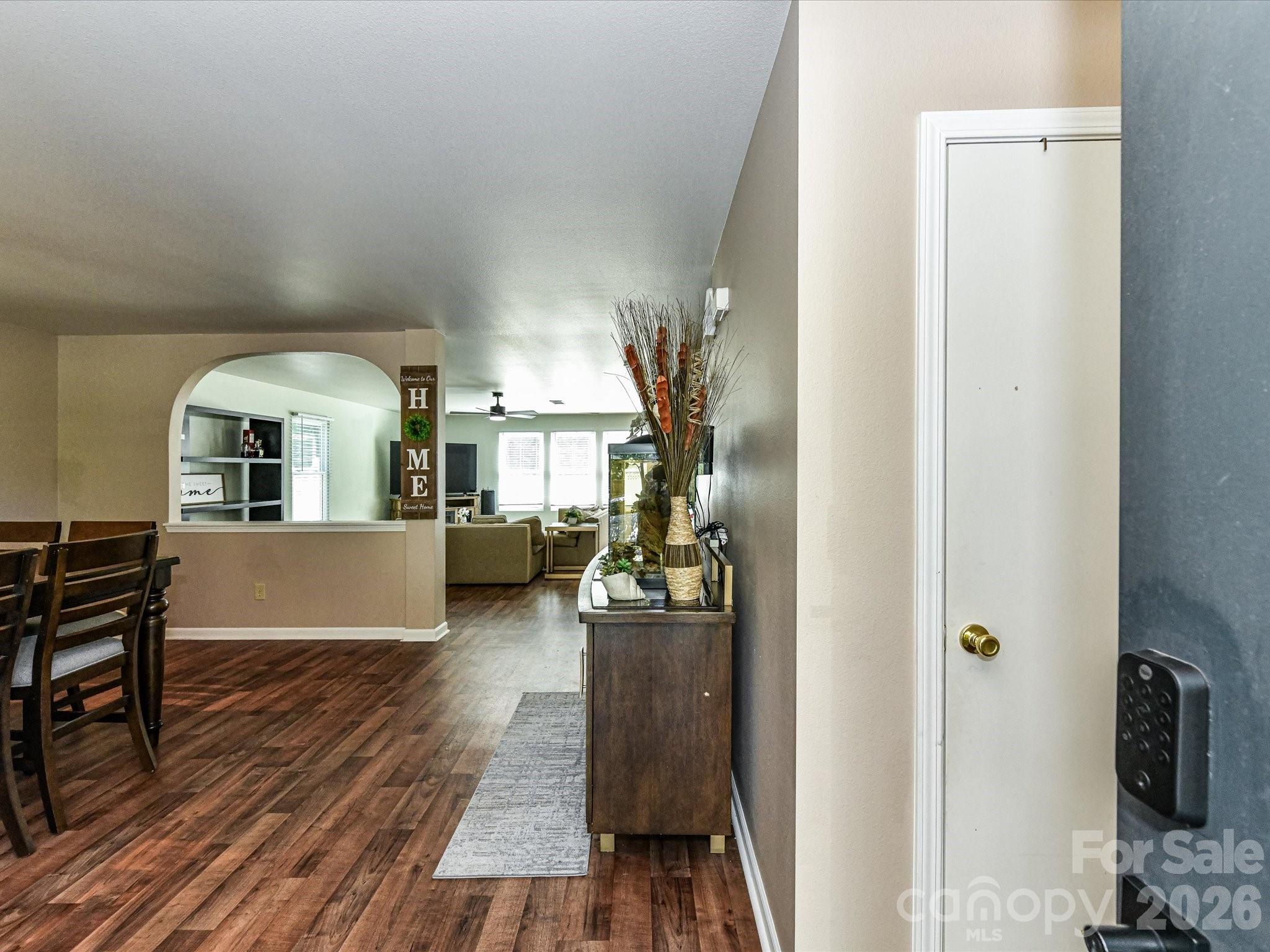 404 Inverness Lane Property Photo 4