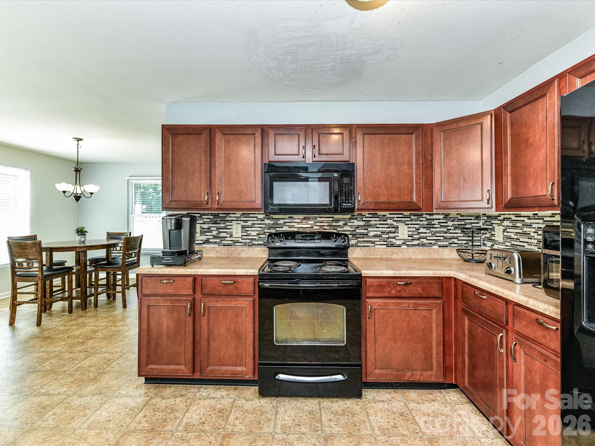 404 Inverness Lane Property Photo 13