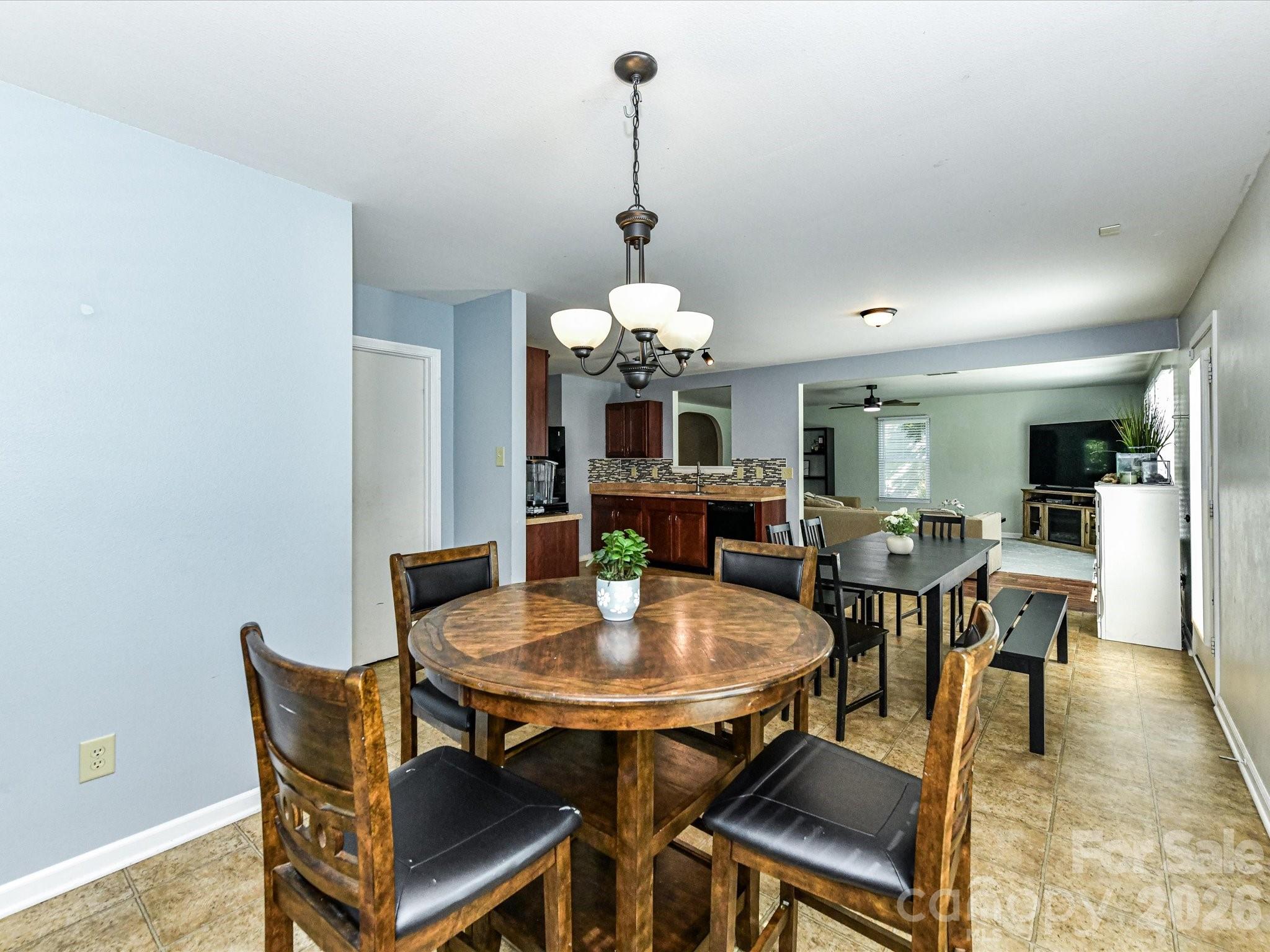 404 Inverness Lane Property Photo 18