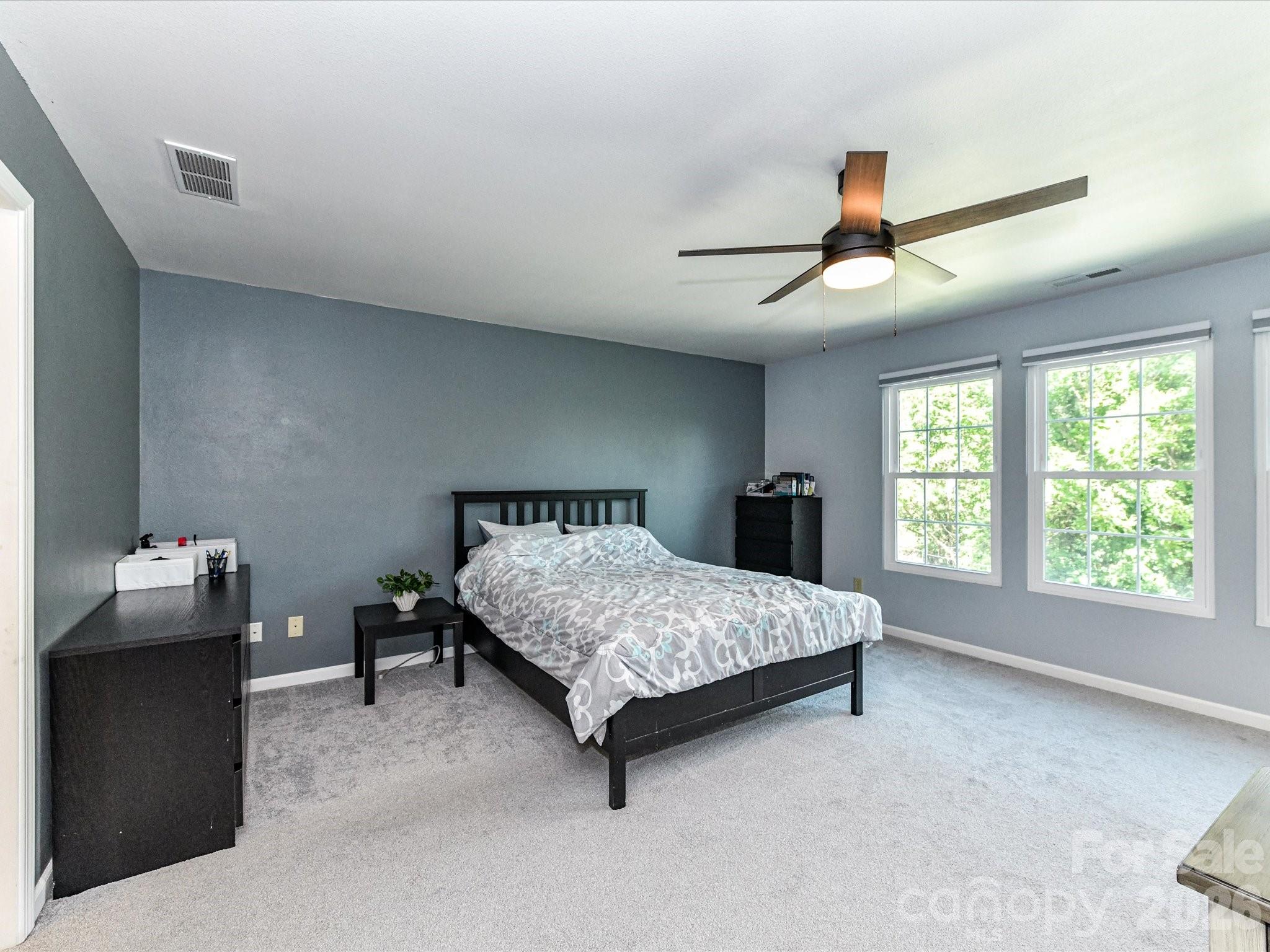 404 Inverness Lane Property Photo 27