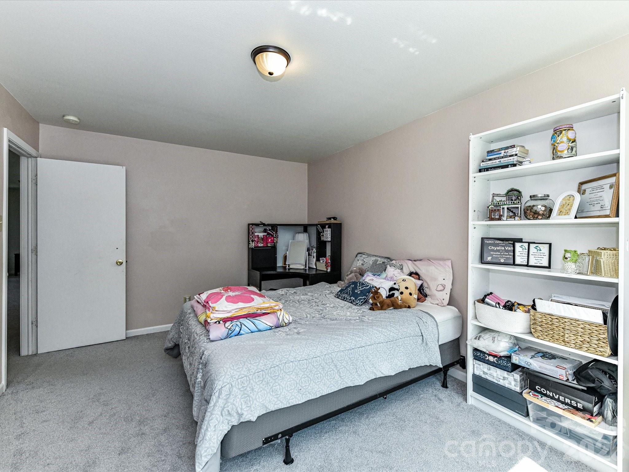 404 Inverness Lane Property Photo 34