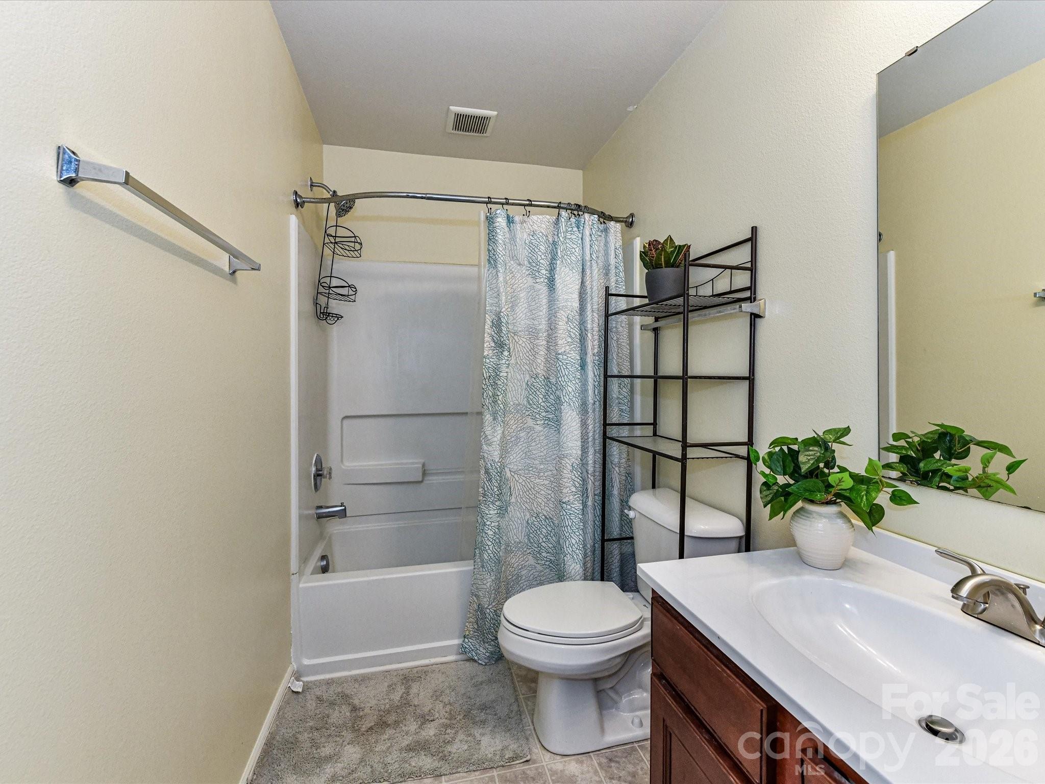 404 Inverness Lane Property Photo 35