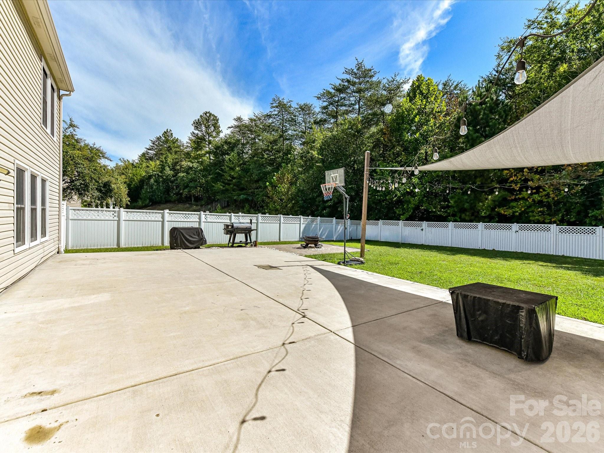404 Inverness Lane Property Photo 40
