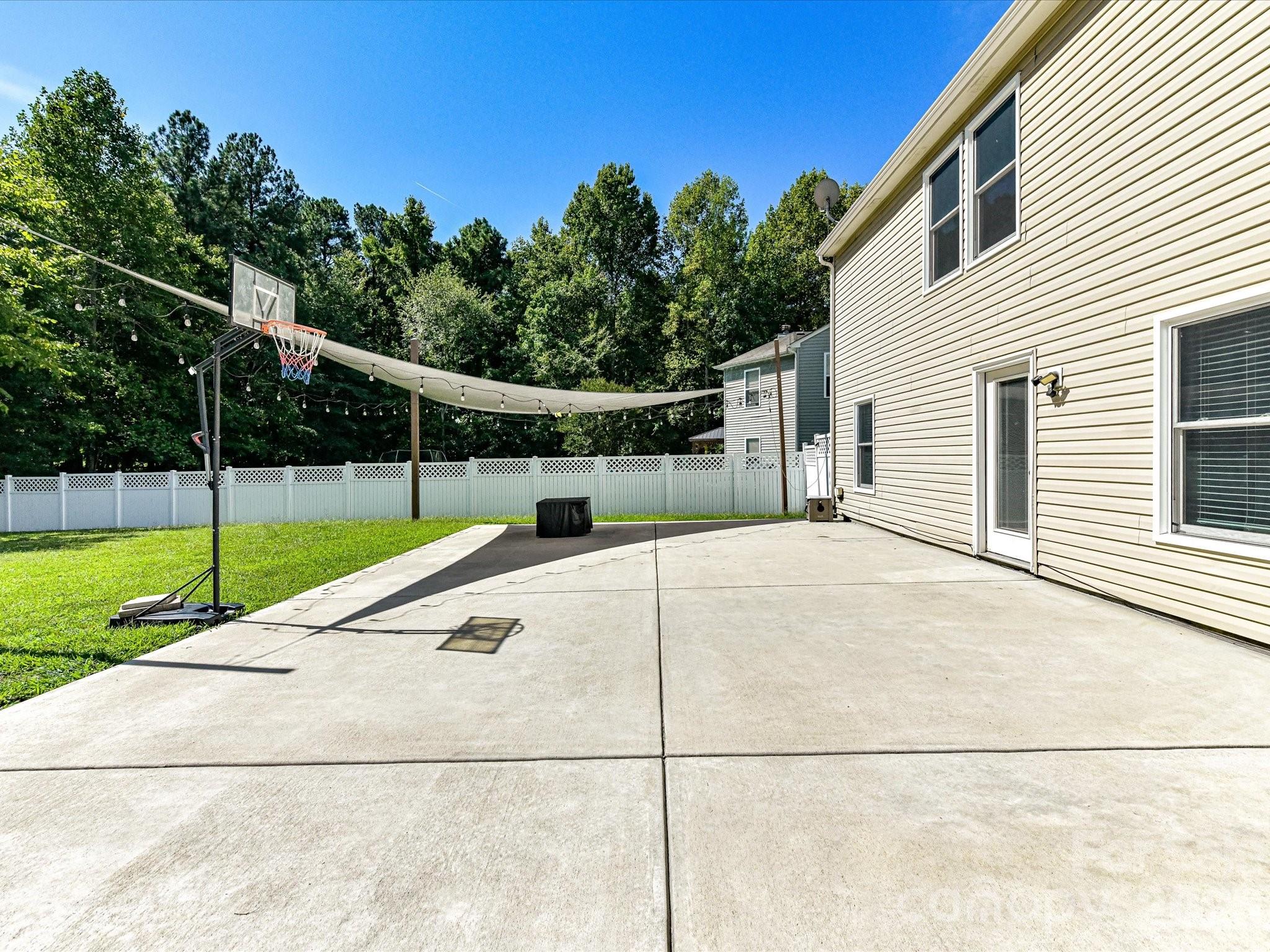 404 Inverness Lane Property Photo 42