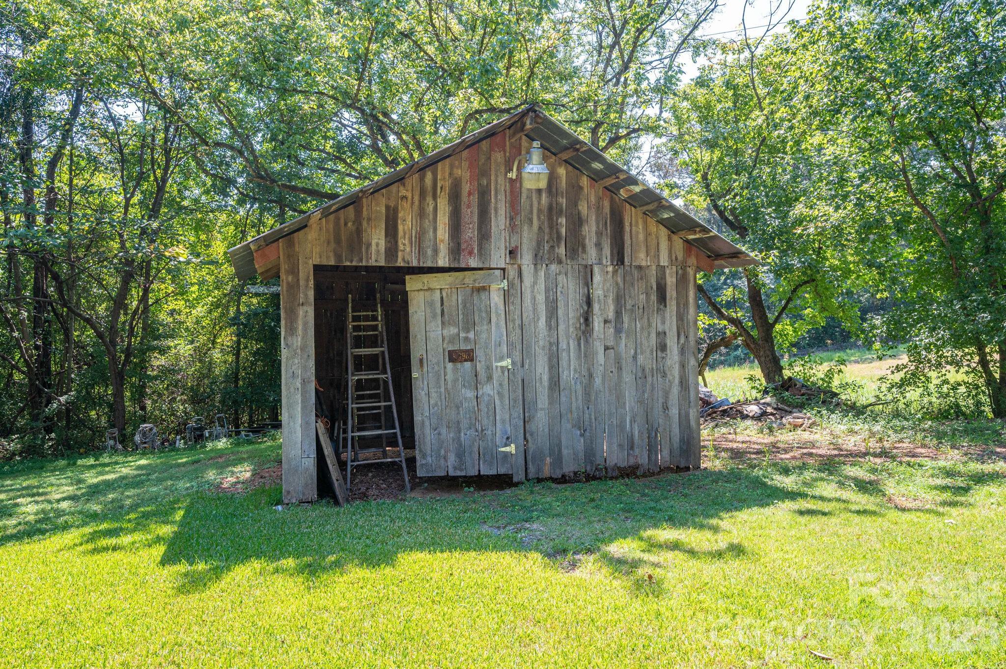 301 Belt Drive Property Photo 15
