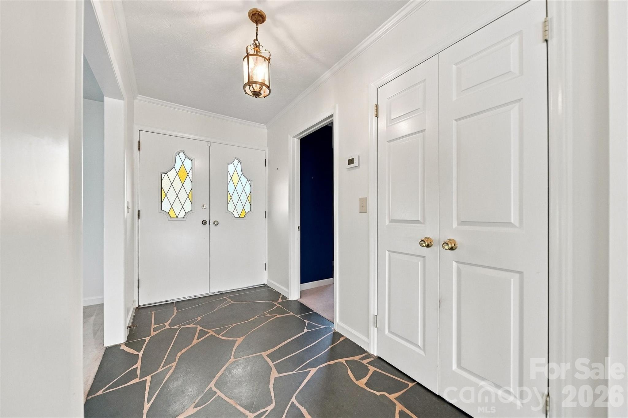 2796 Lakeview Drive Property Photo 4