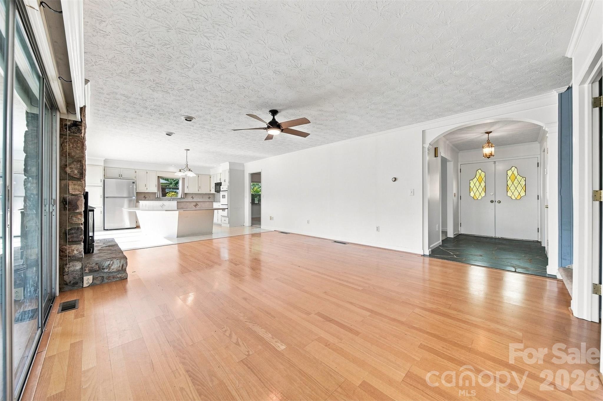 2796 Lakeview Drive Property Photo 5