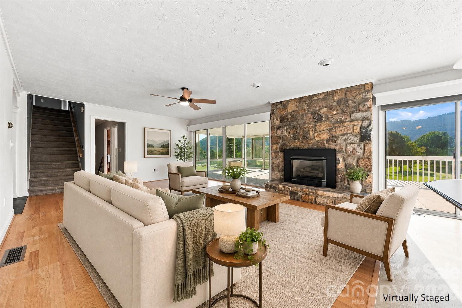 2796 Lakeview Drive Property Photo 8