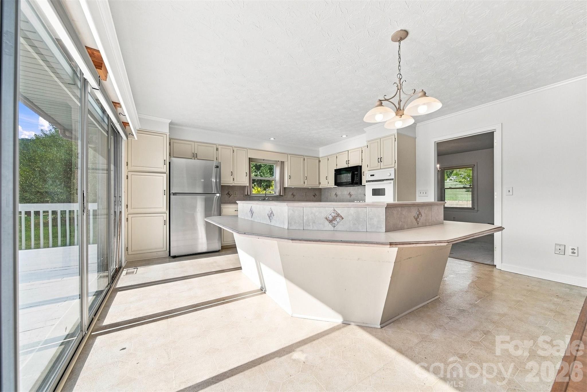 2796 Lakeview Drive Property Photo 9