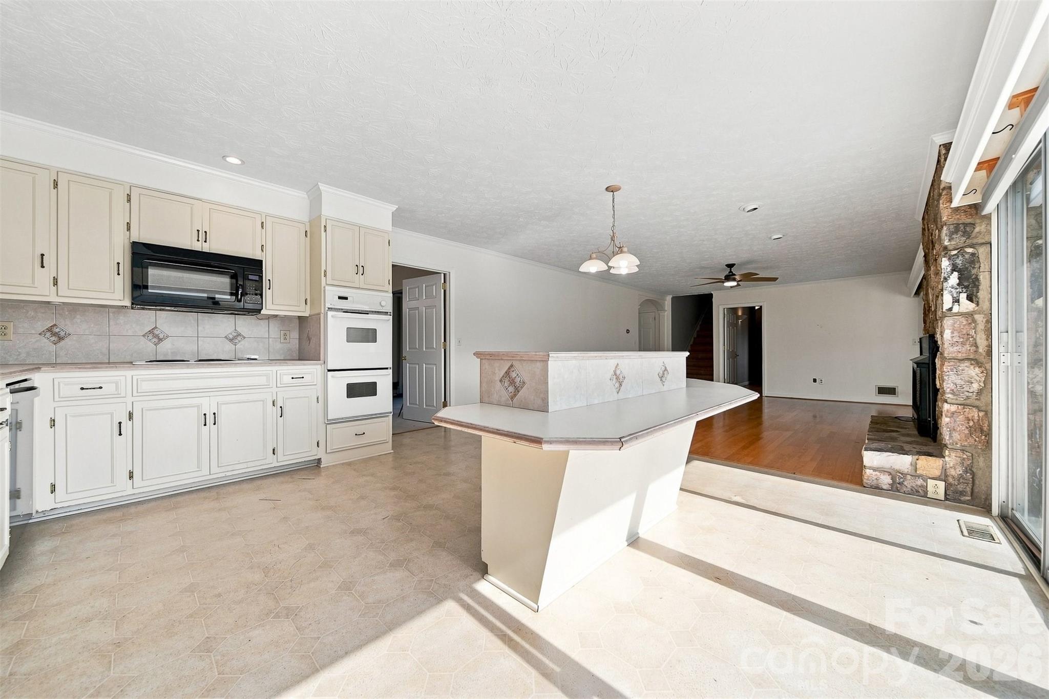 2796 Lakeview Drive Property Photo 11