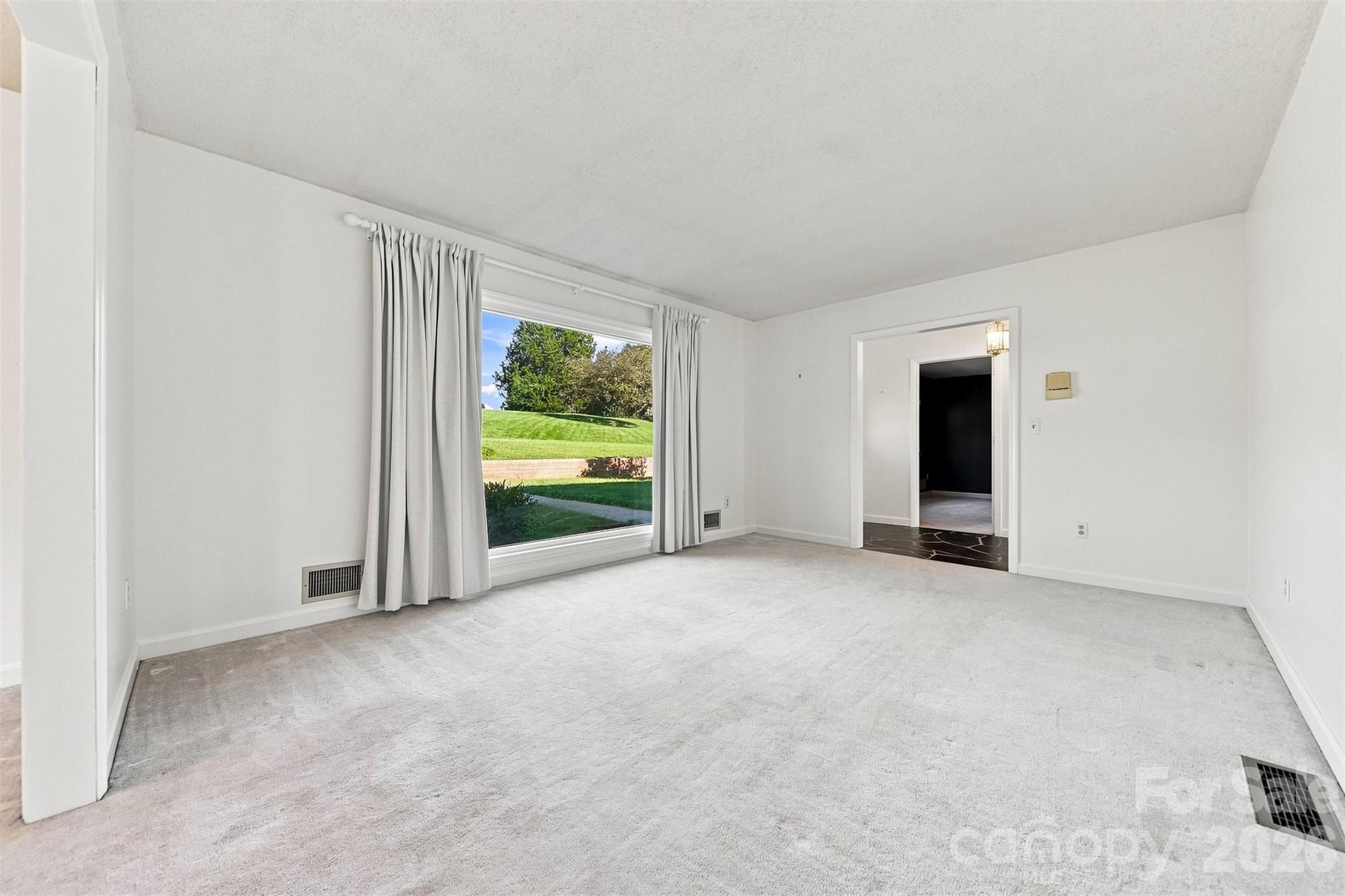 2796 Lakeview Drive Property Photo 13
