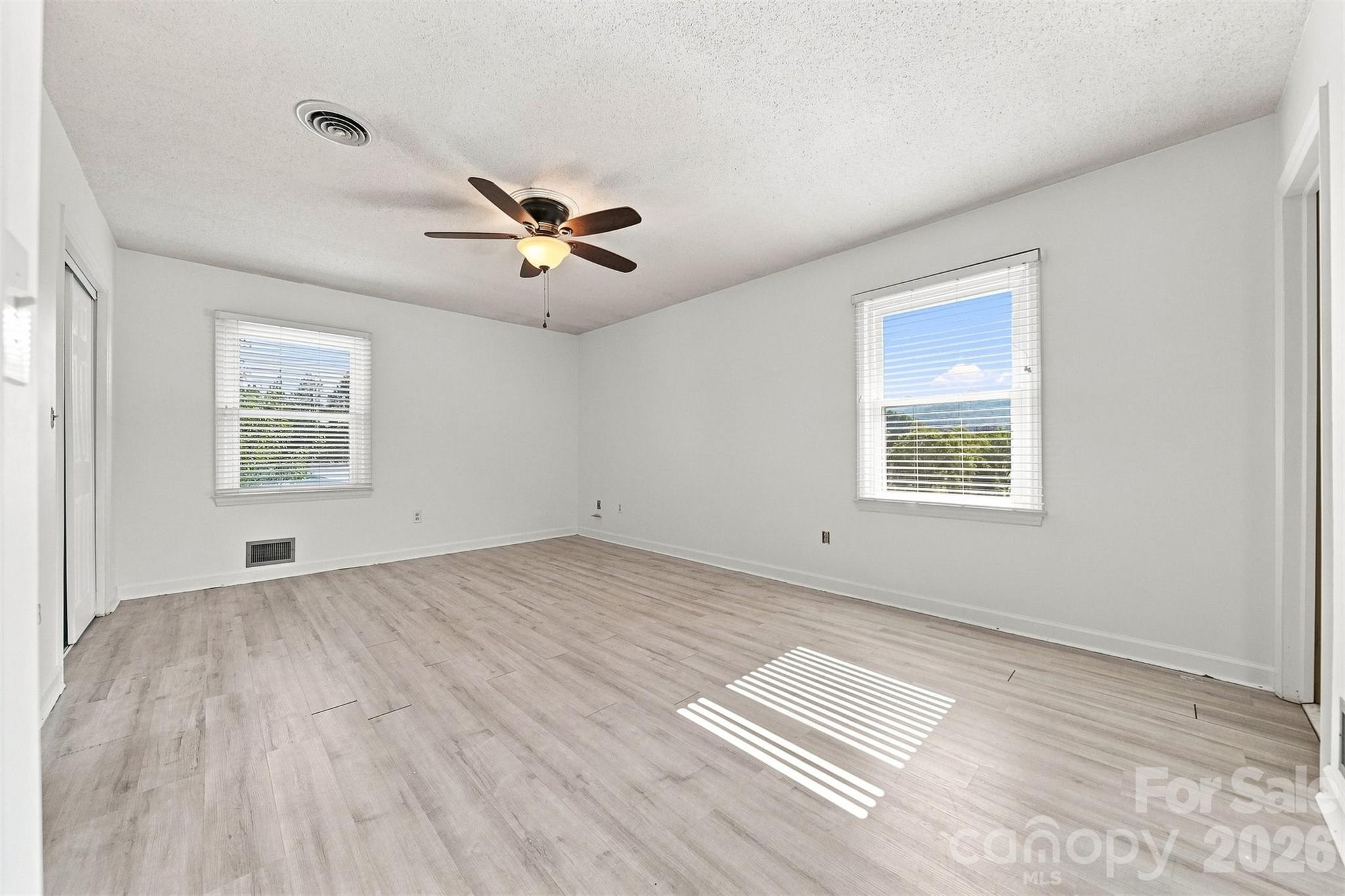 2796 Lakeview Drive Property Photo 19