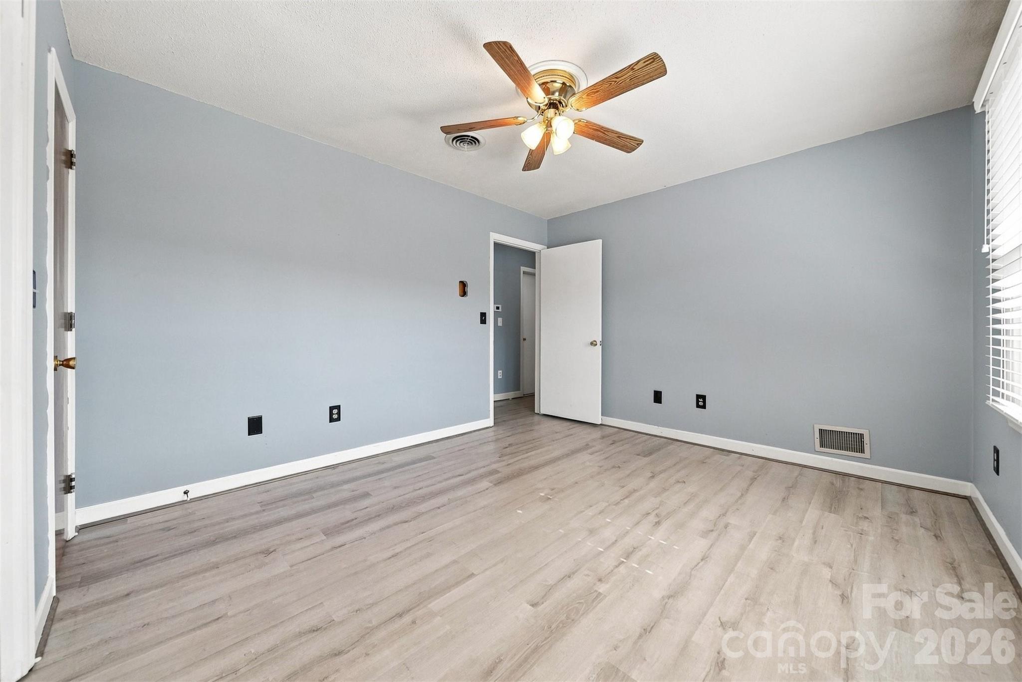 2796 Lakeview Drive Property Photo 27