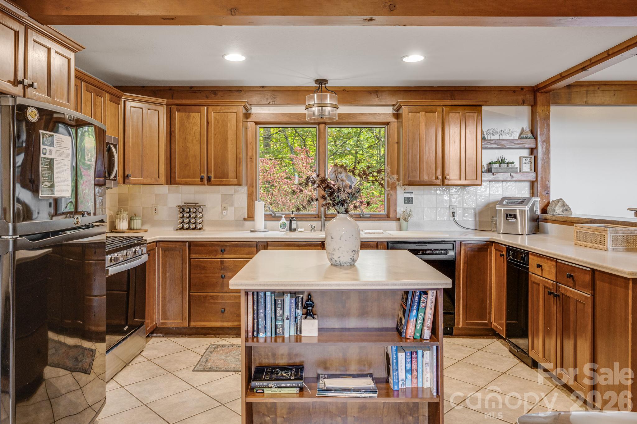 28 Nantahala Ridge Property Photo 7