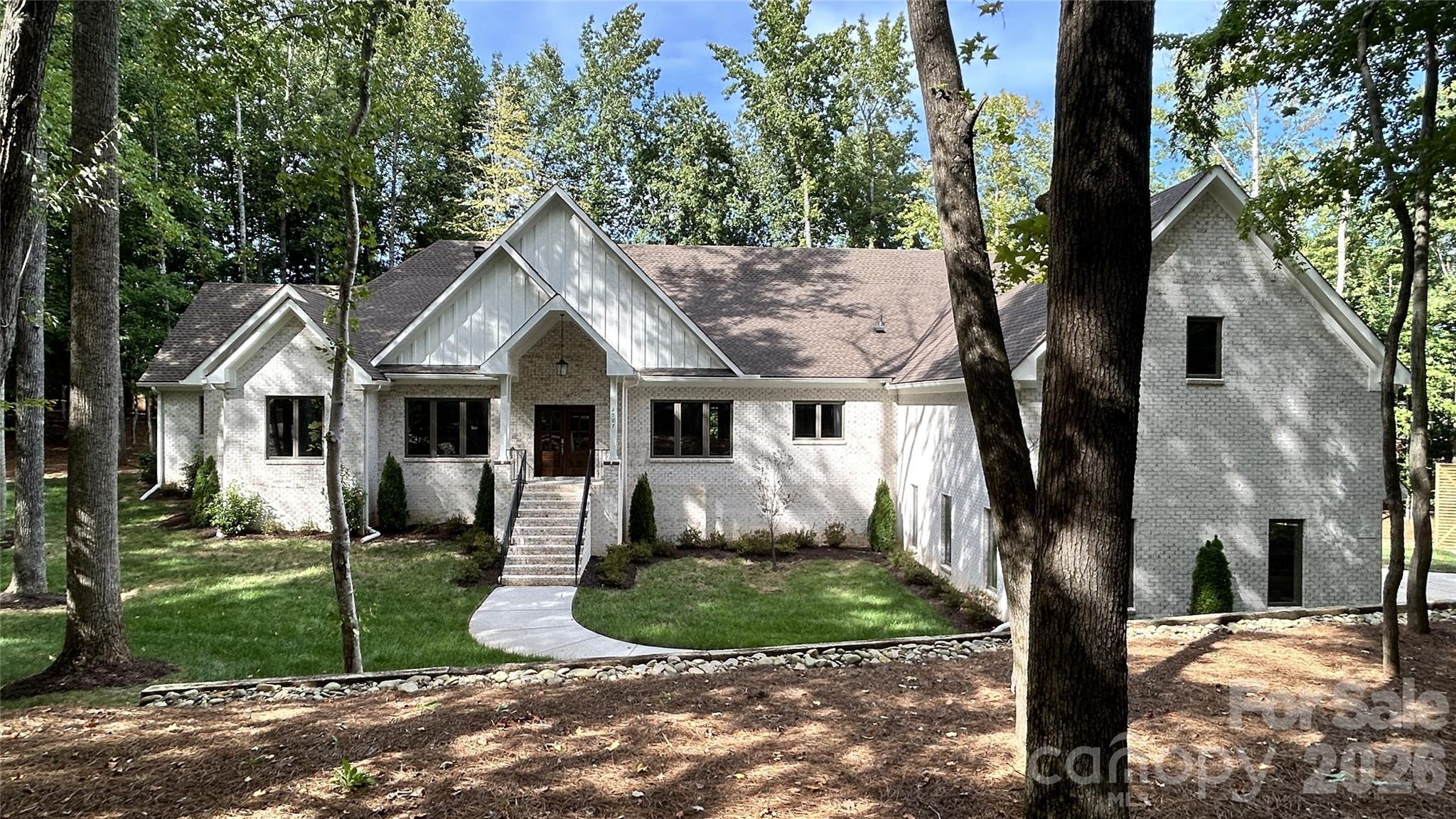 2507 Forest Lawn Drive Property Photo 1