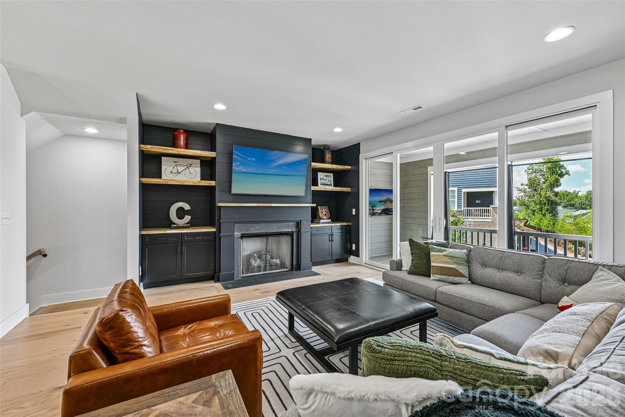 739 Beaty Street Property Photo 5