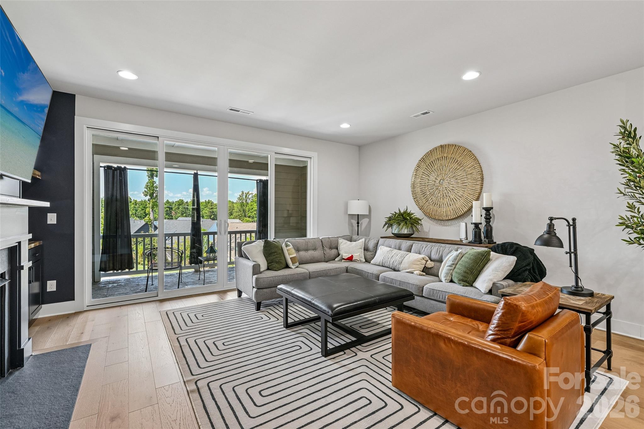 739 Beaty Street Property Photo 6