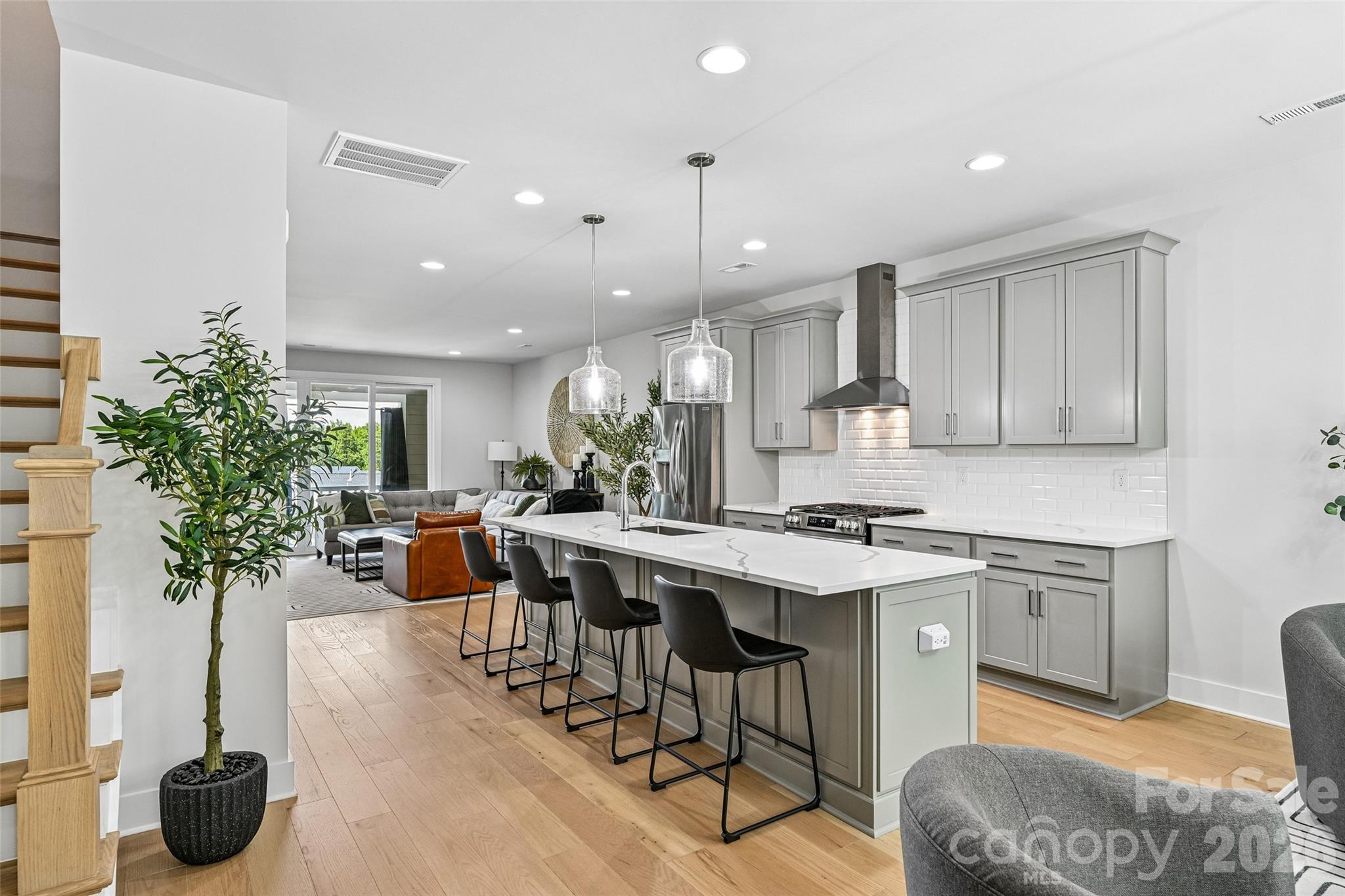 739 Beaty Street Property Photo 11