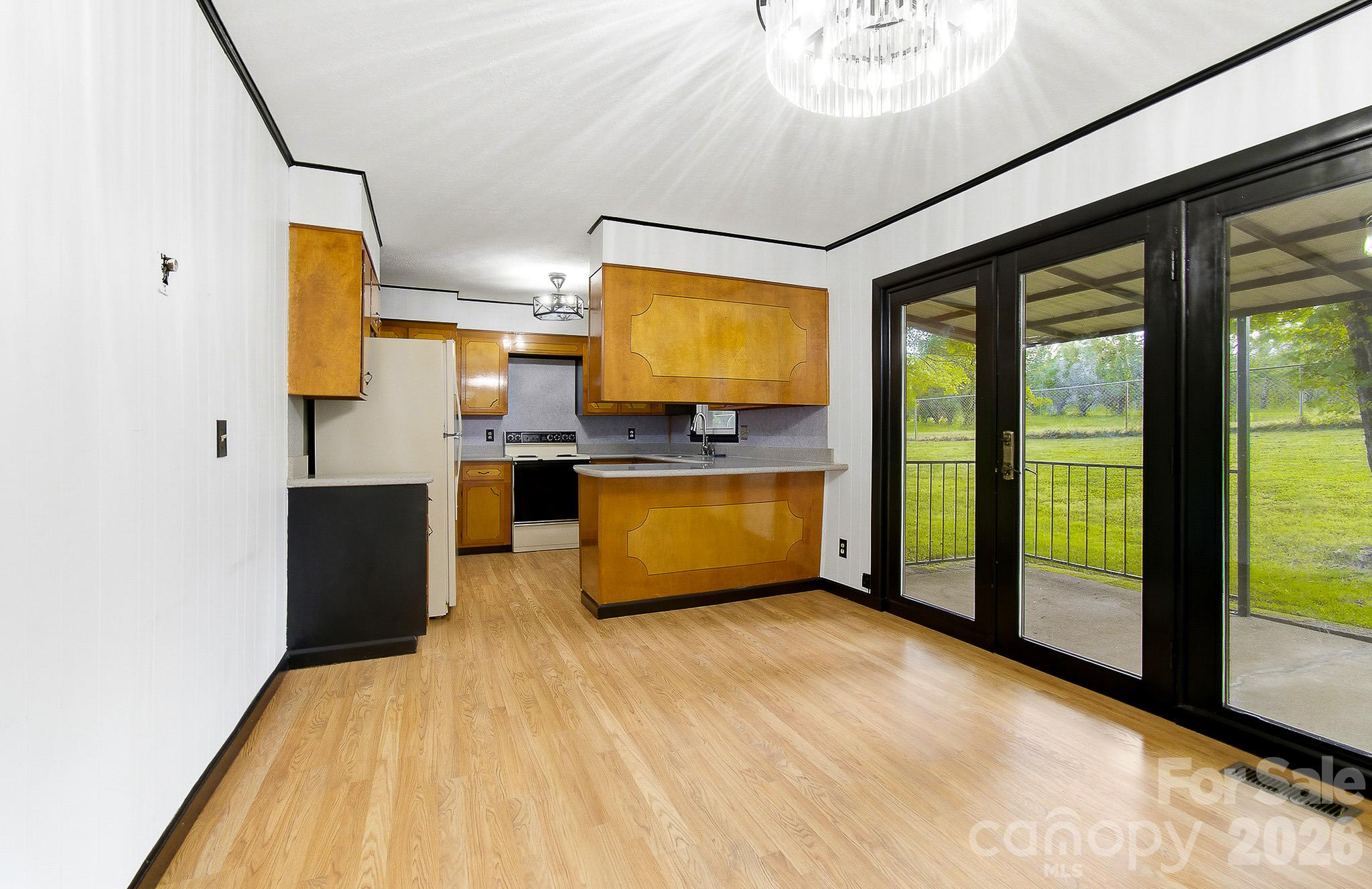 1371 Jackson Loop Road Property Photo 4