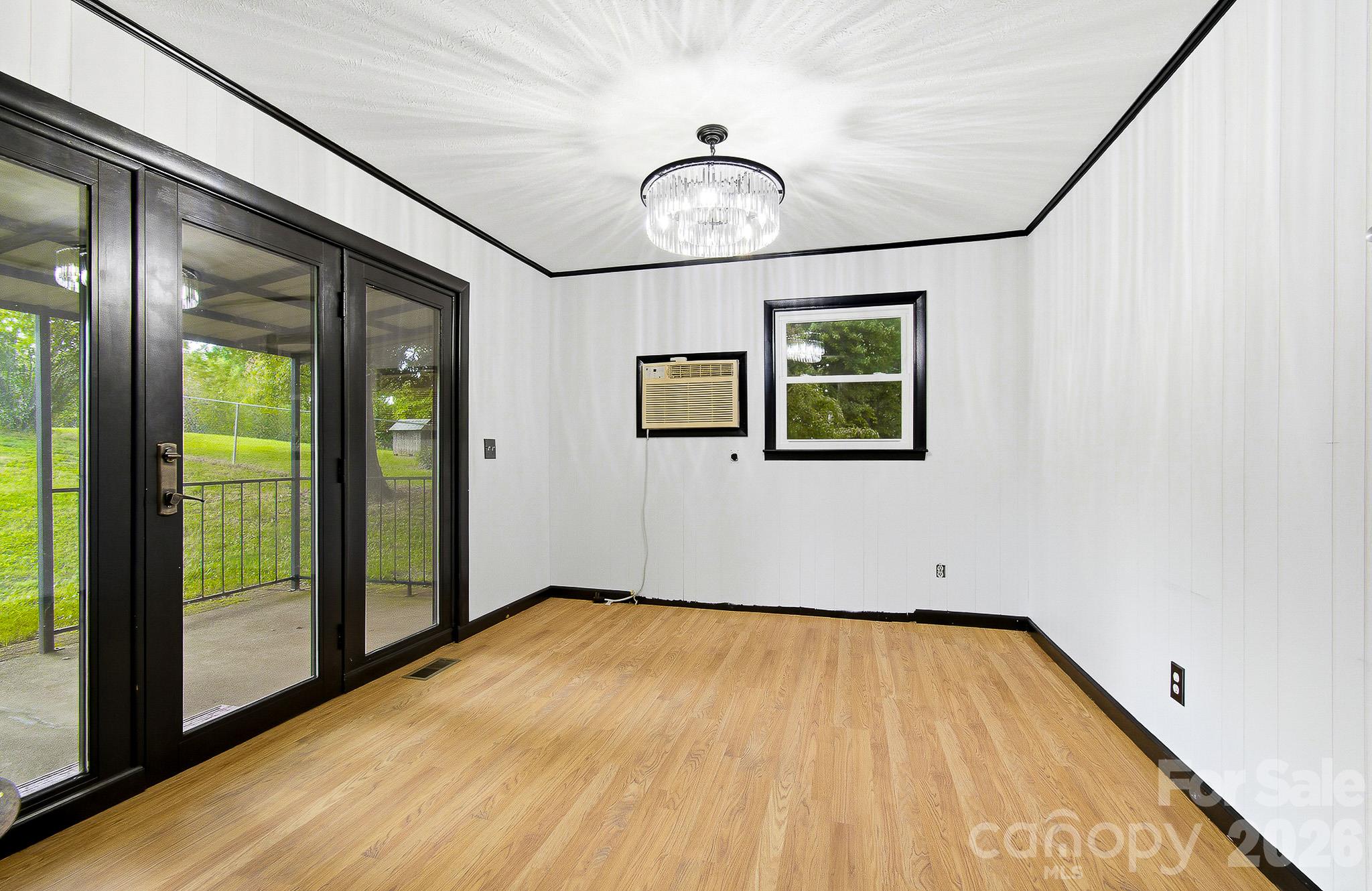 1371 Jackson Loop Road Property Photo 10