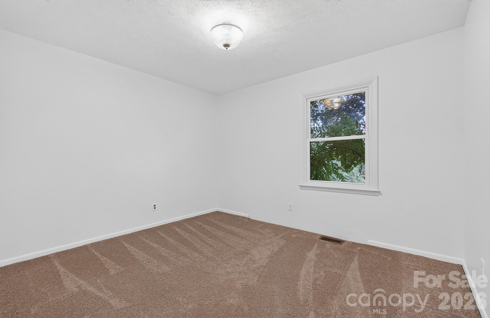 1371 Jackson Loop Road Property Photo 12