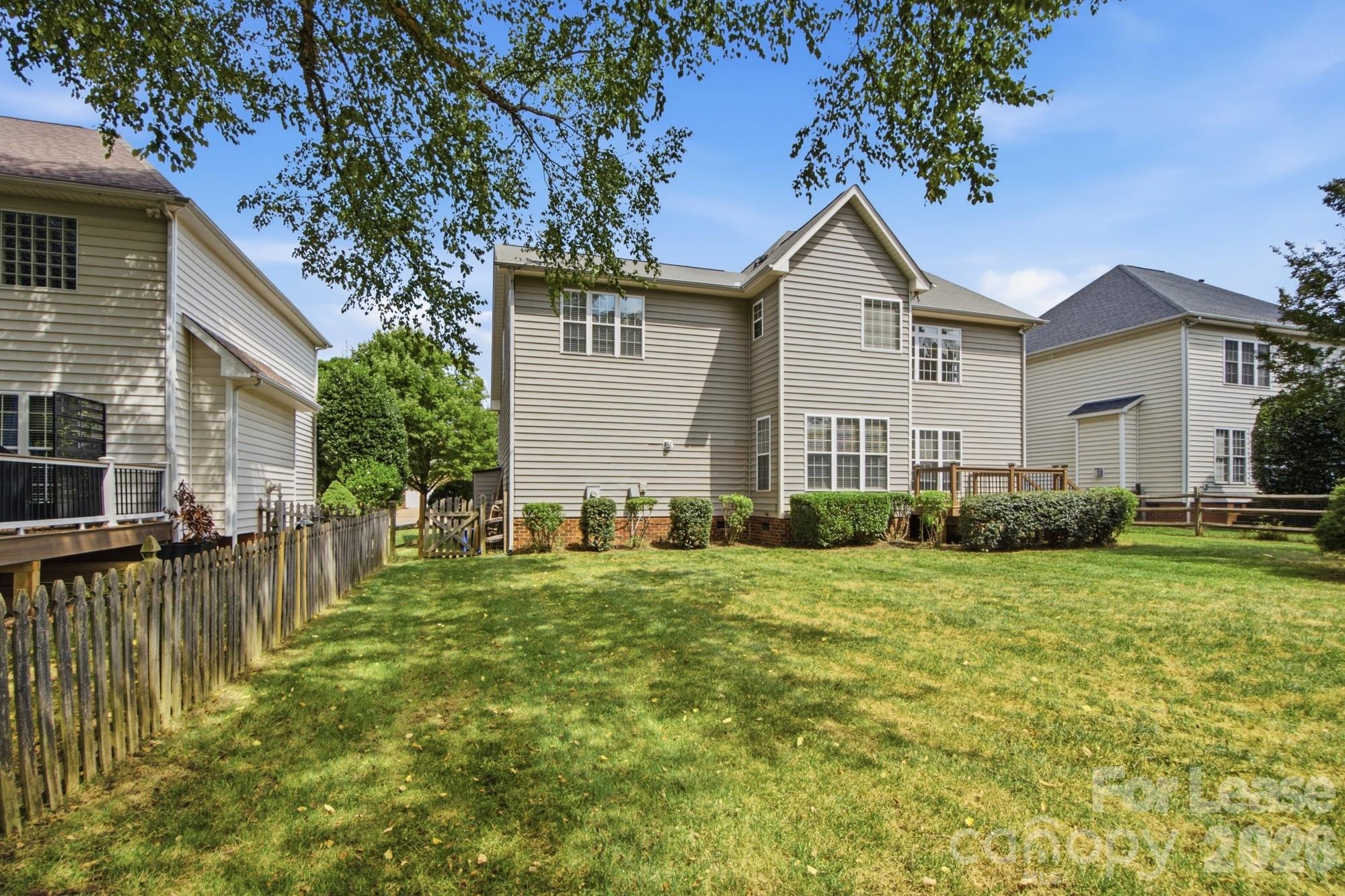16903 Hampton Trace Road Property Photo 37