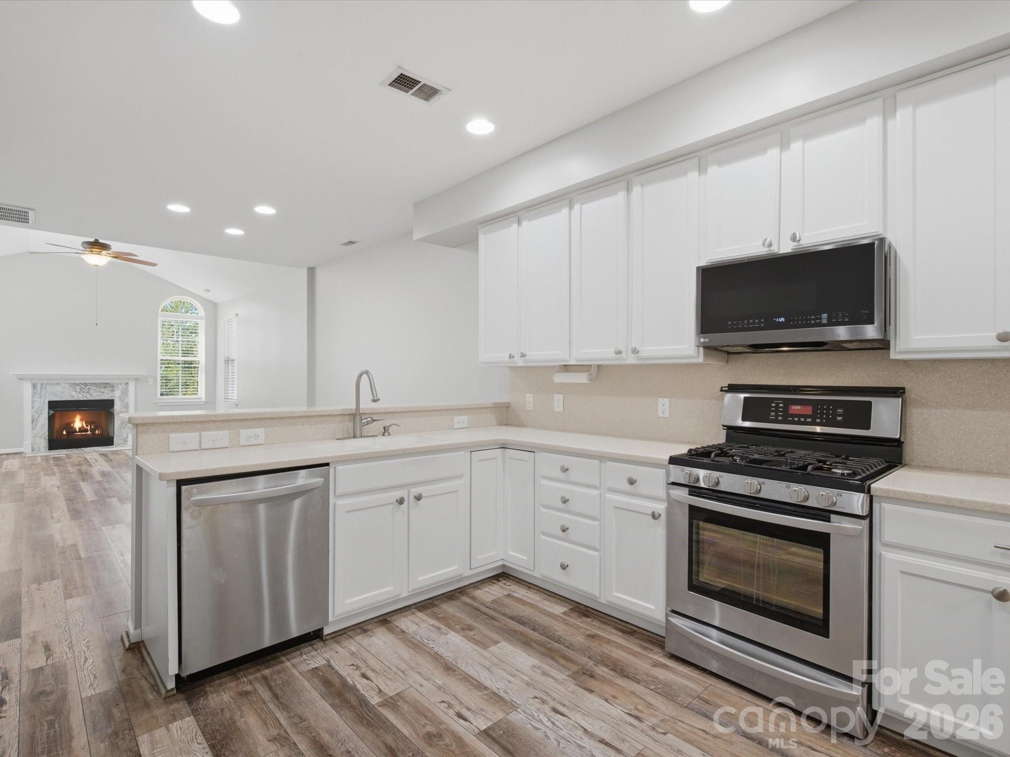 868 Ledgestone Court Property Photo 11