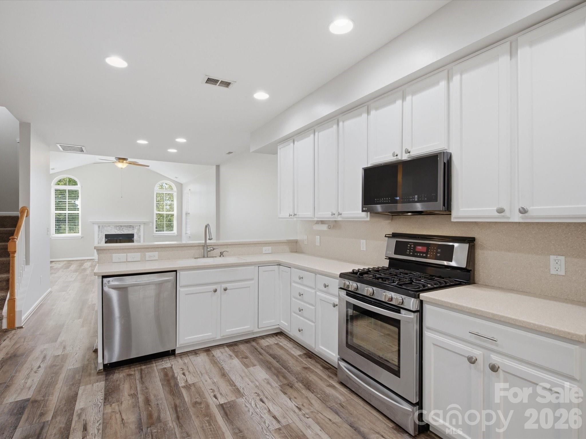 868 Ledgestone Court Property Photo 15