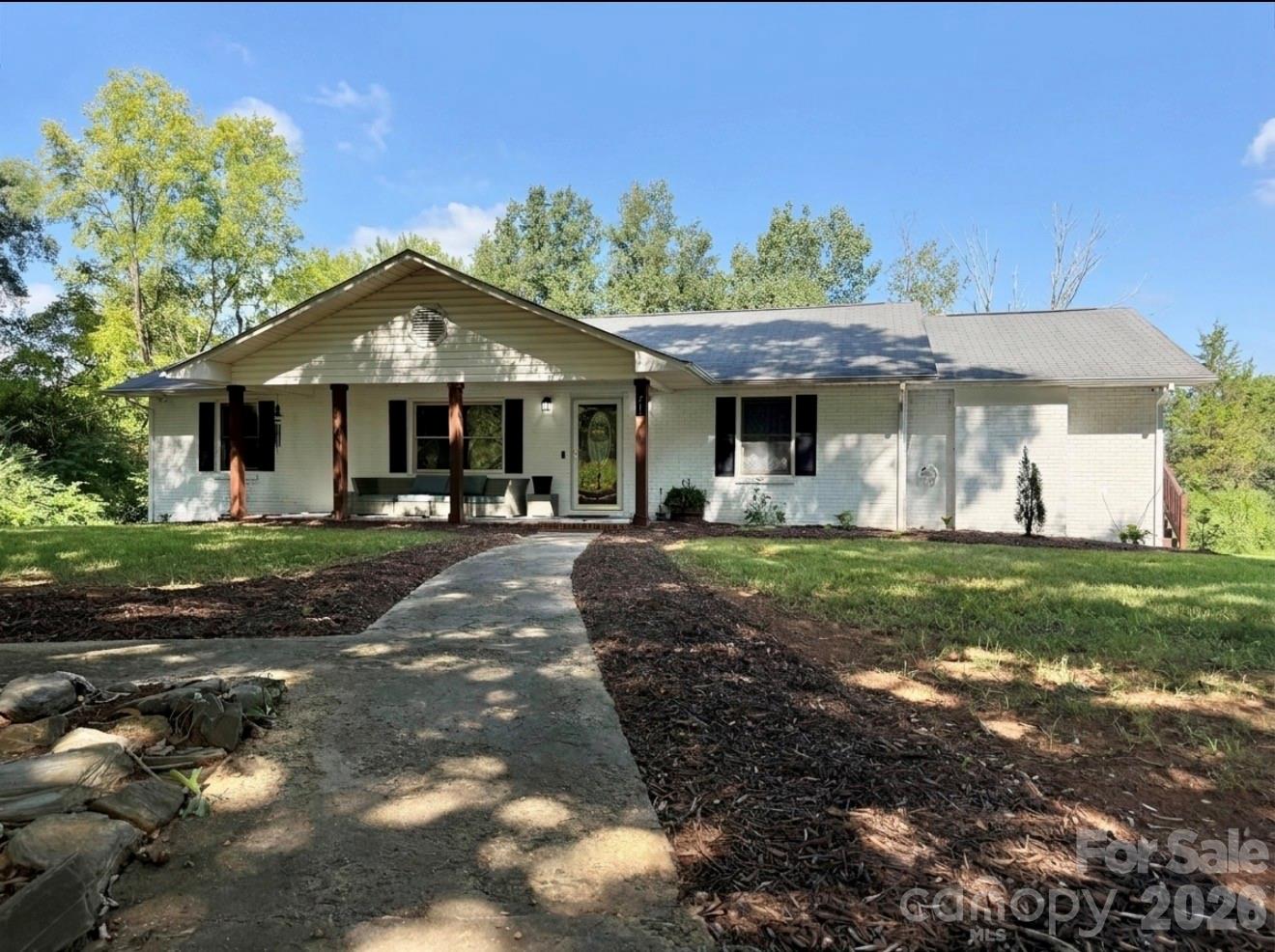 715 Grandview Road Property Photo 1