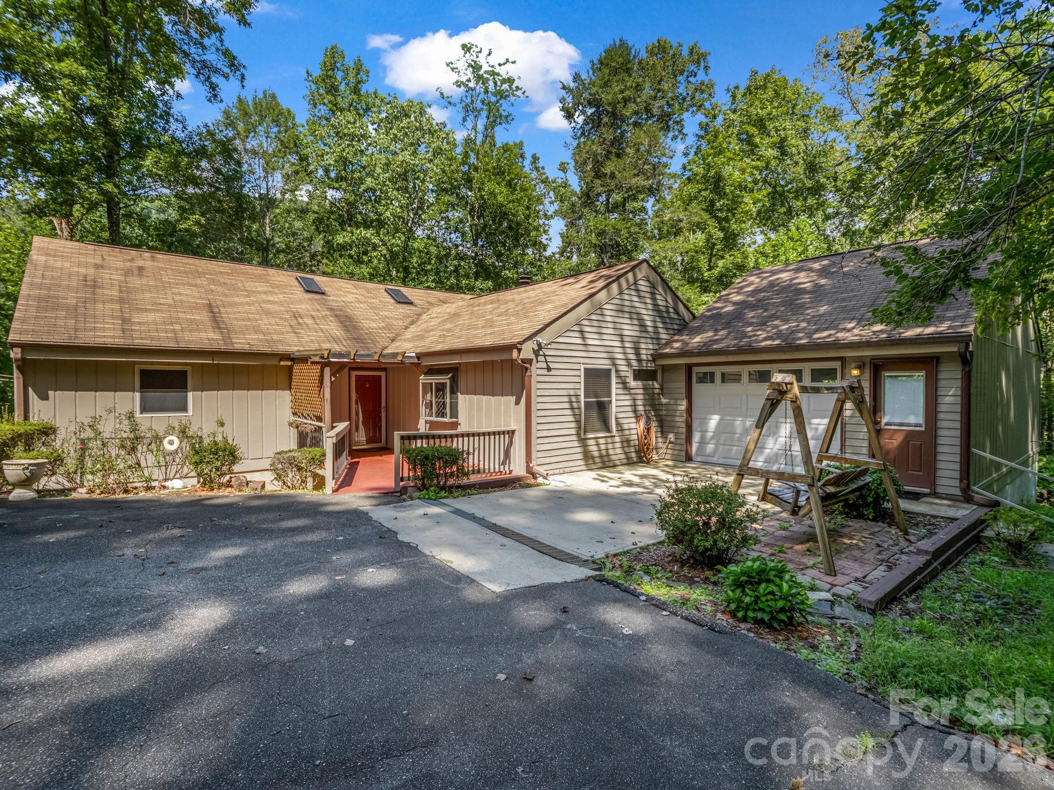 111 Buckeye Road Property Photo 1