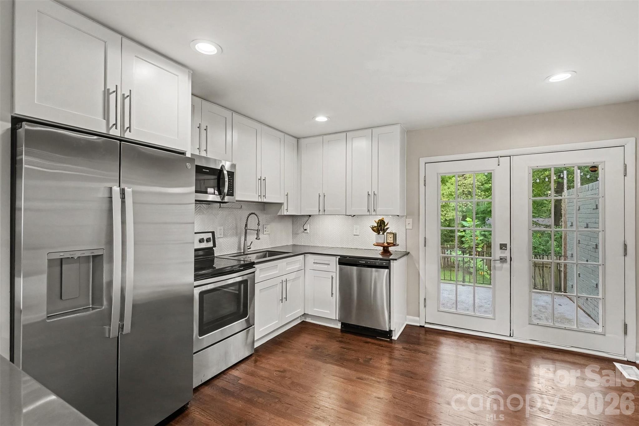1741 Herrin Avenue Property Photo 14