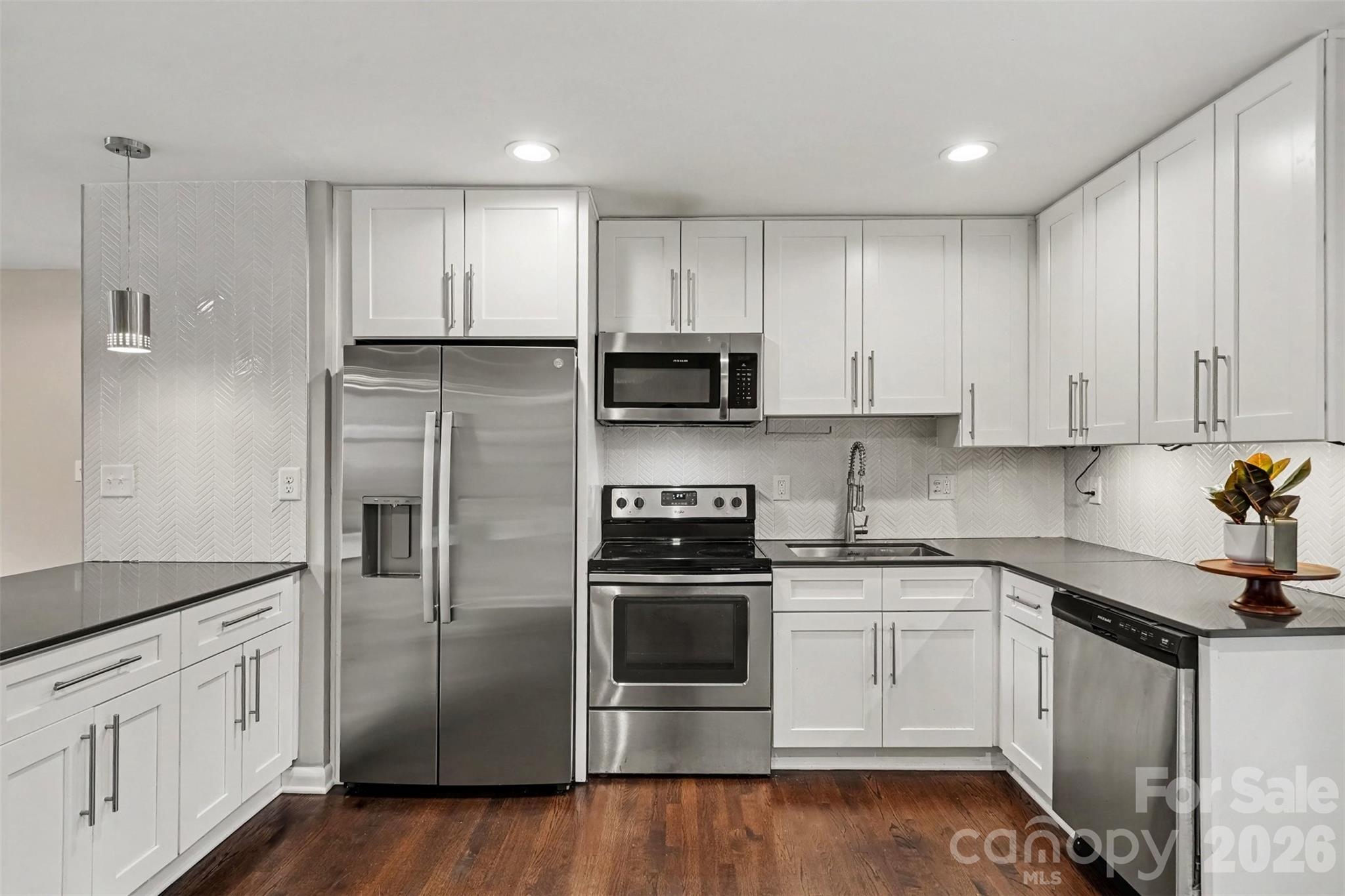 1741 Herrin Avenue Property Photo 15