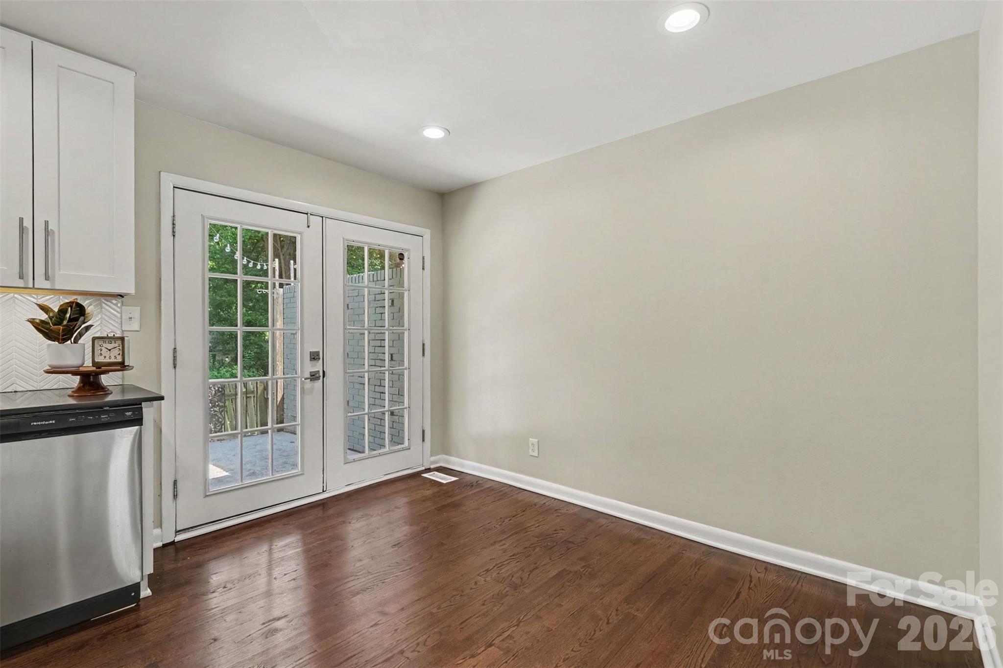1741 Herrin Avenue Property Photo 17
